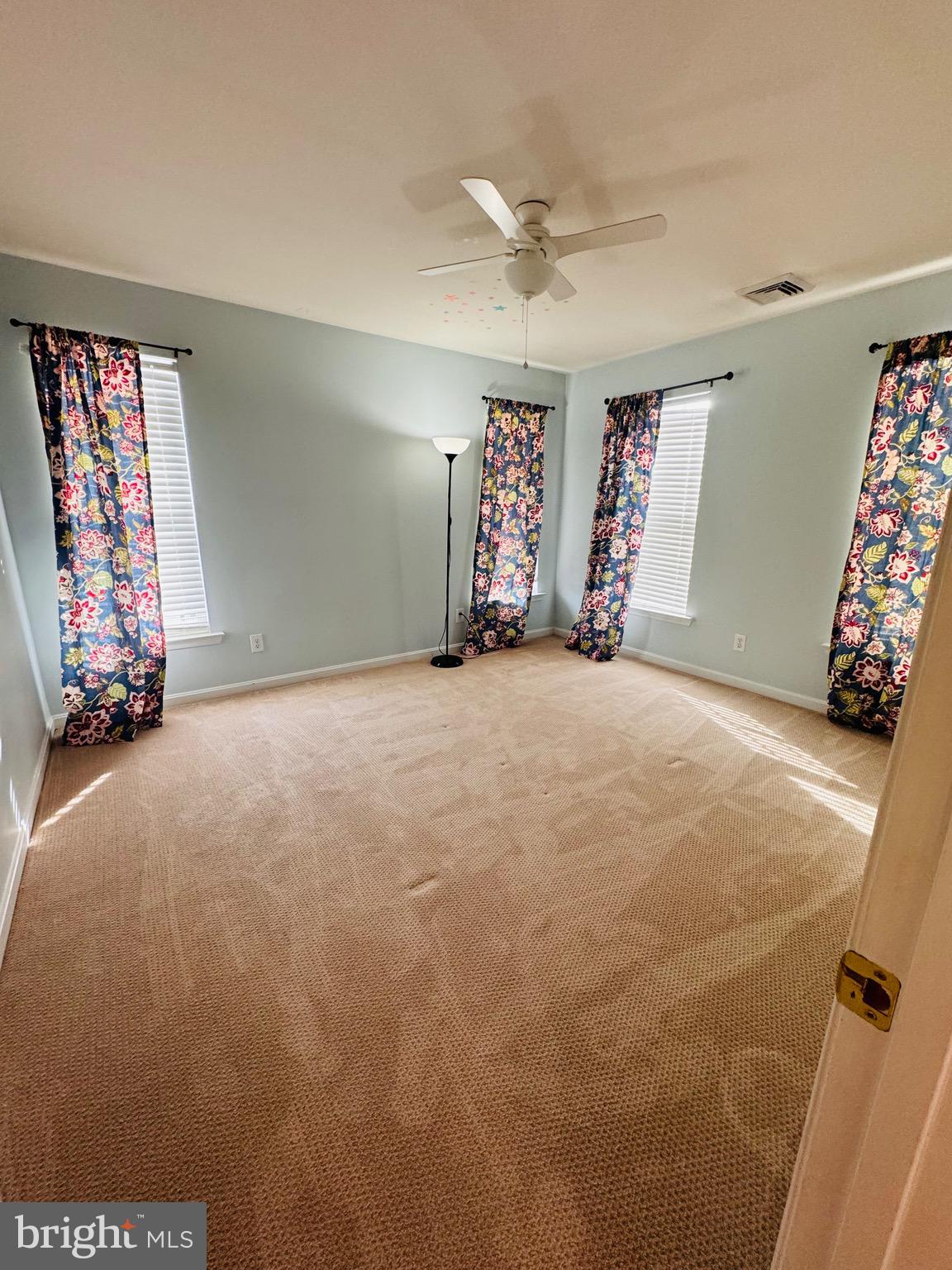 WINDSOR RIDGE - Residential Lease