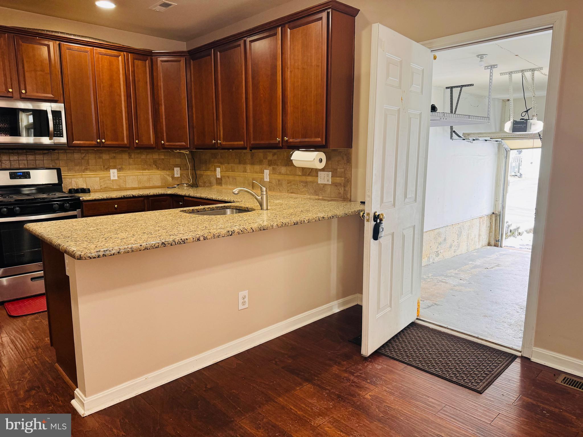 WINDSOR RIDGE - Residential Lease
