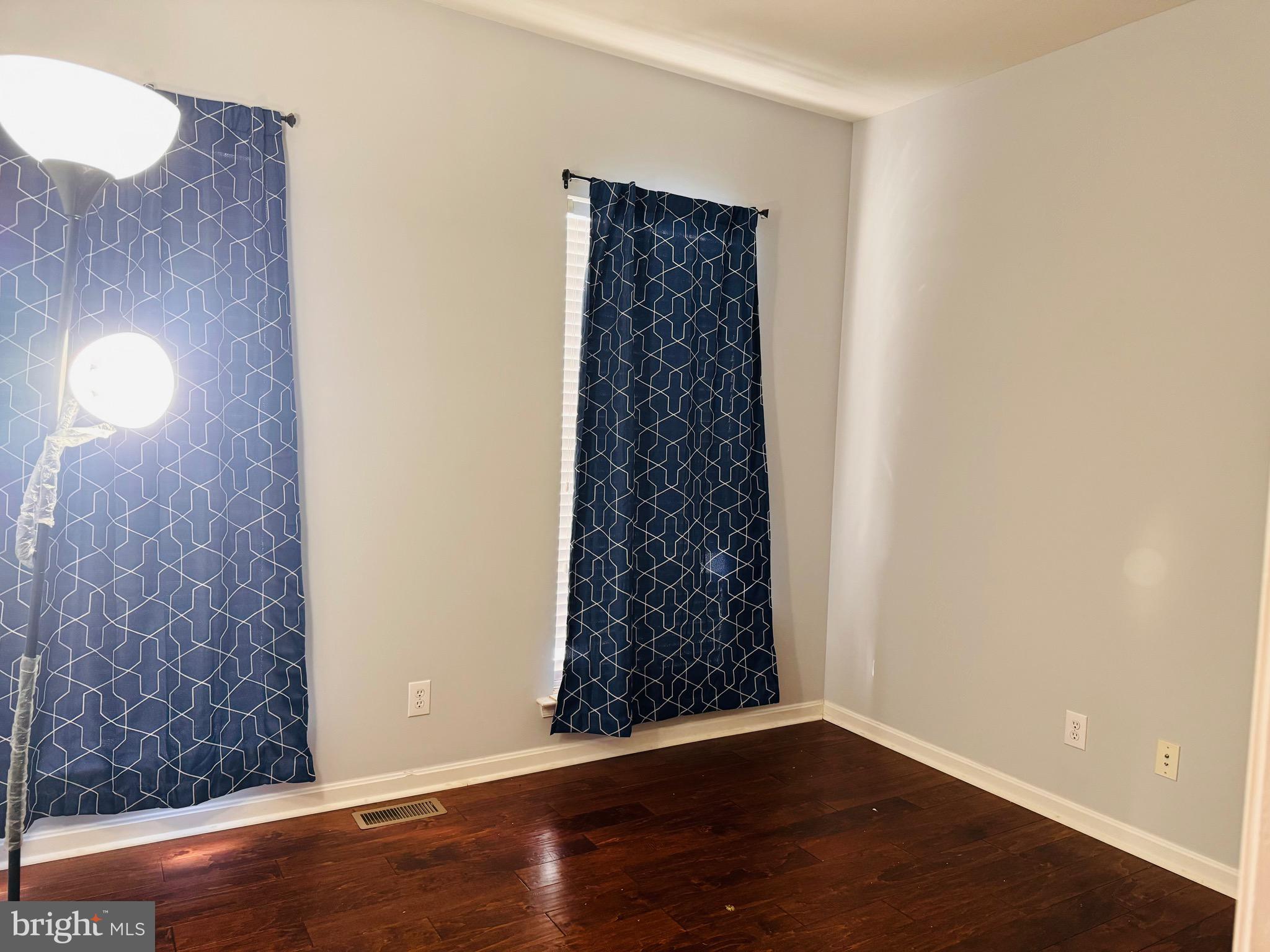 WINDSOR RIDGE - Residential Lease