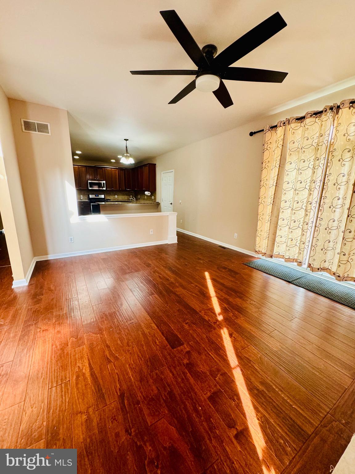 WINDSOR RIDGE - Residential Lease