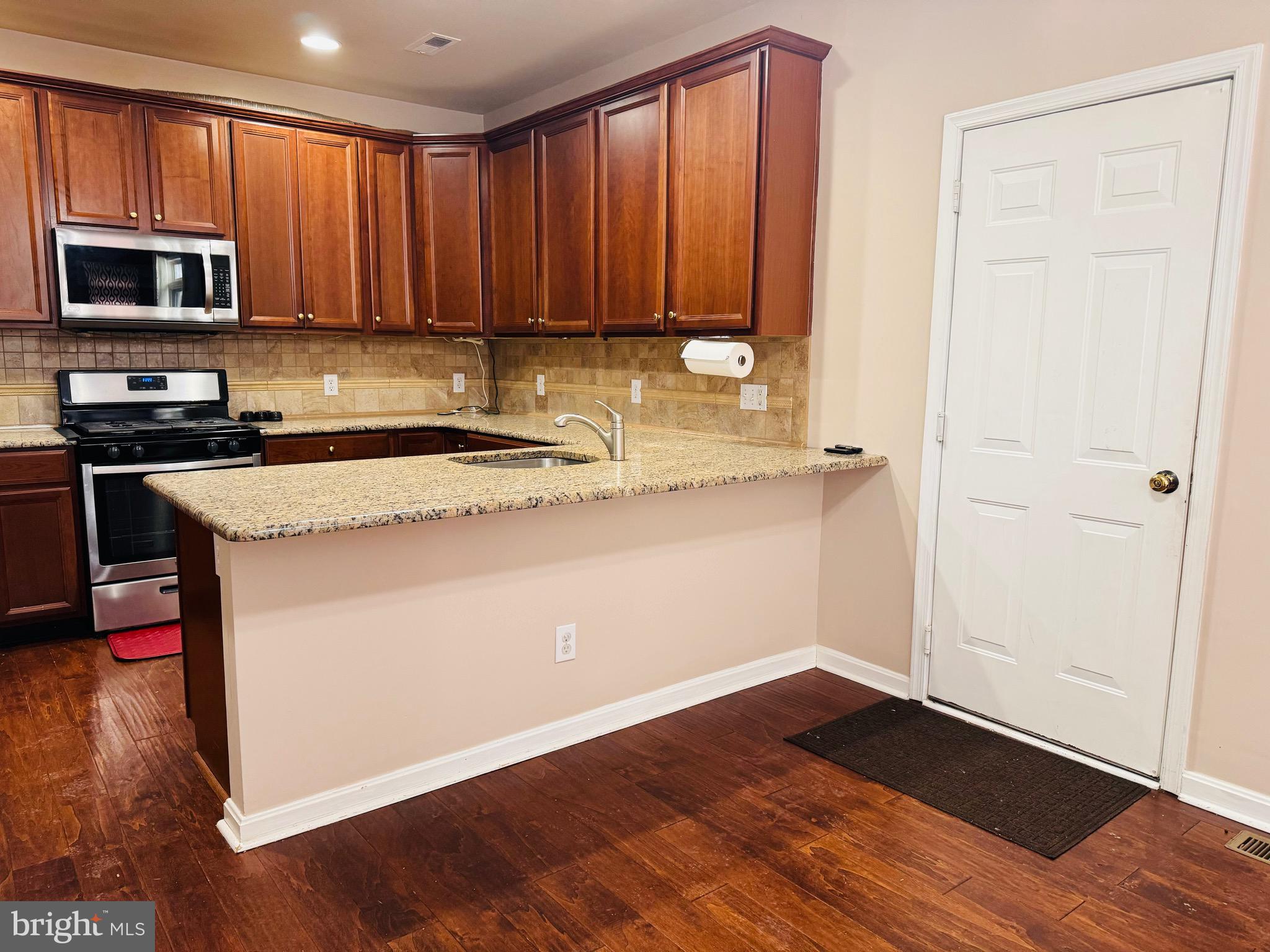 WINDSOR RIDGE - Residential Lease