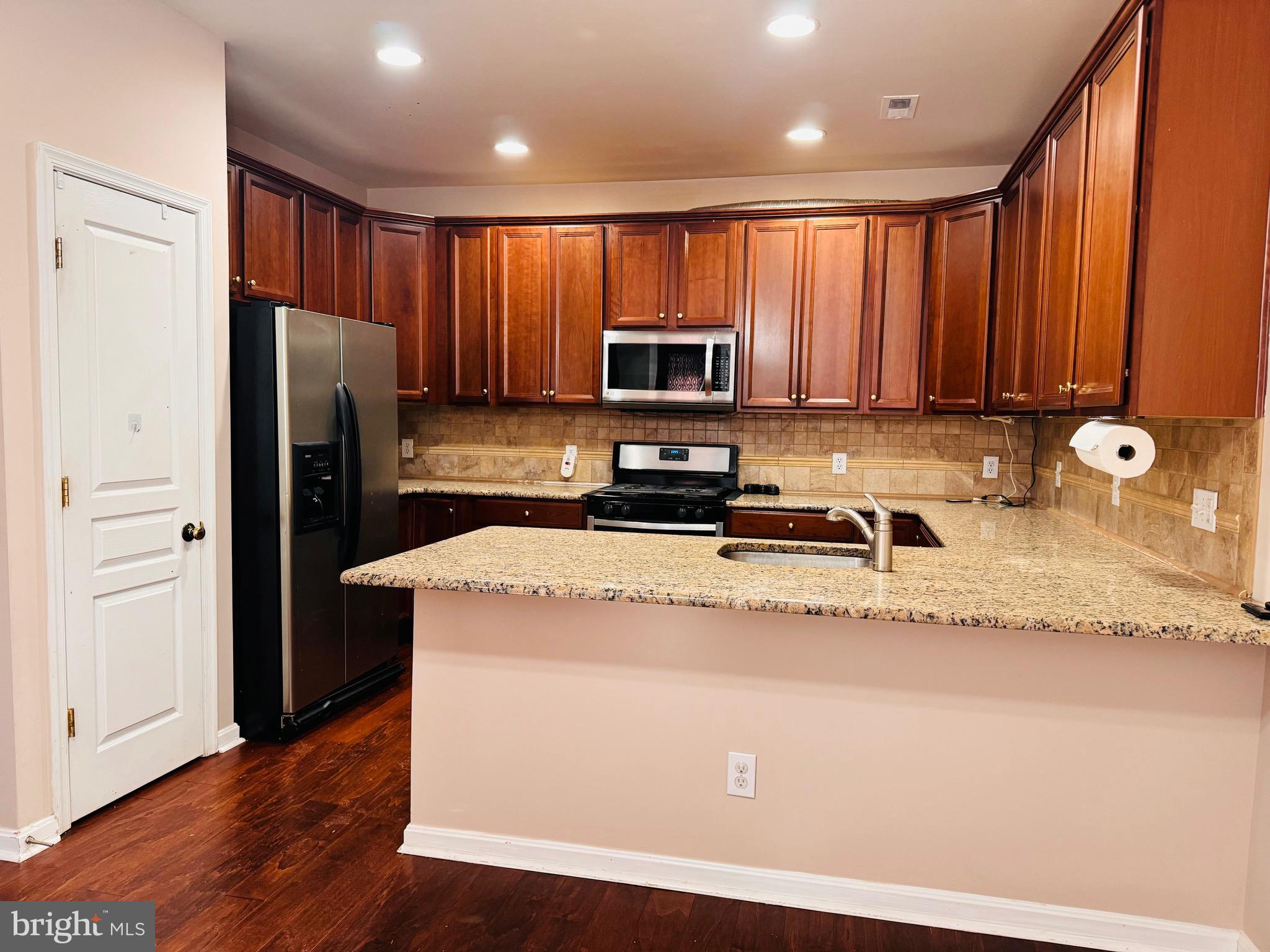 WINDSOR RIDGE - Residential Lease