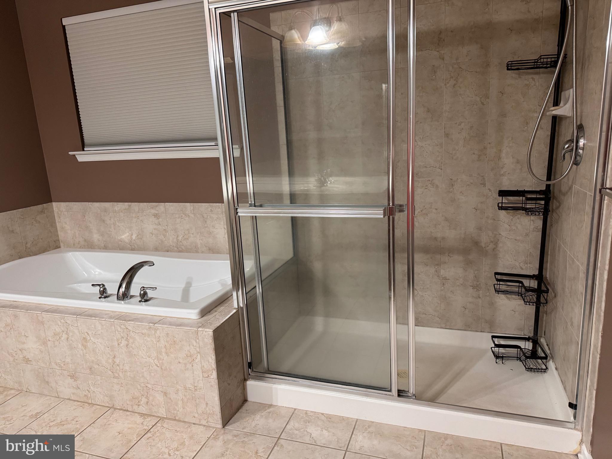 WINDSOR RIDGE - Residential Lease