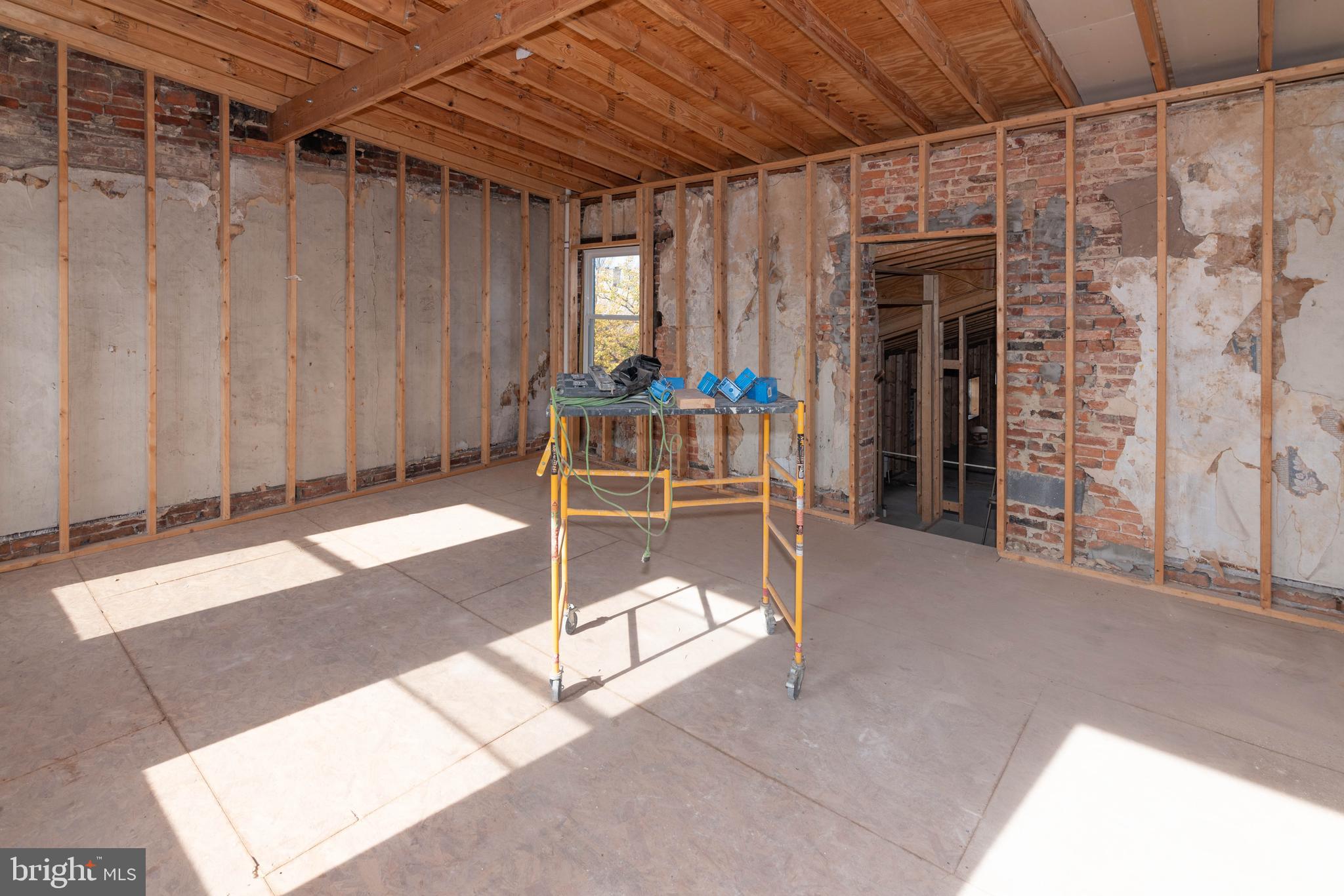 UPPER FELLS POINT - Commercial Sale