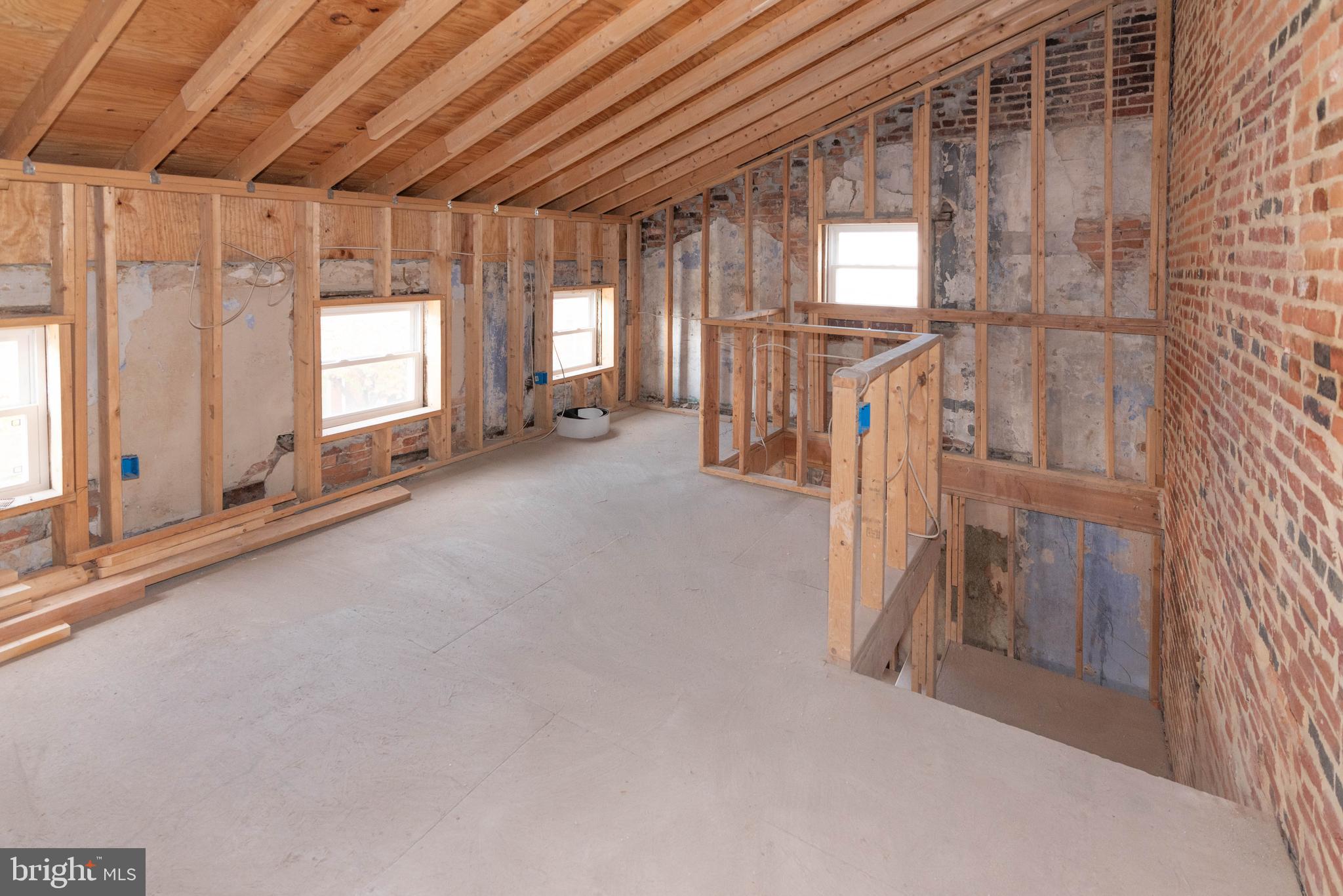 UPPER FELLS POINT - Commercial Sale