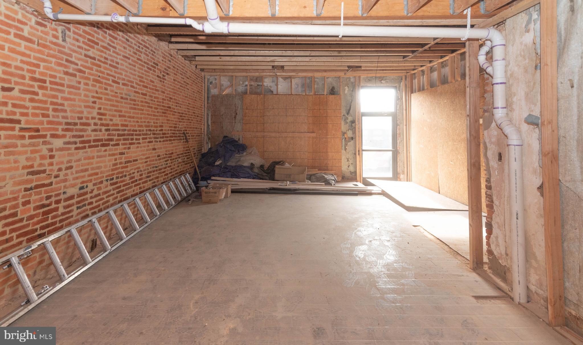 UPPER FELLS POINT - Commercial Sale