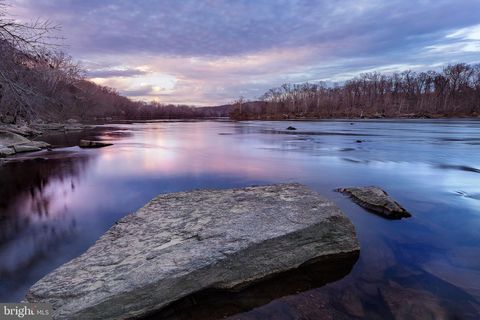 703 POTOMAC KNOLLS MCLEAN VA 22102