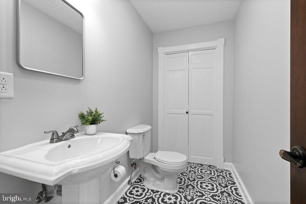 FAIRWAY HILLS - Residential