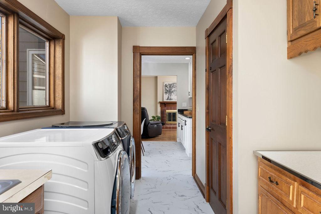 FAIRWAY HILLS - Residential