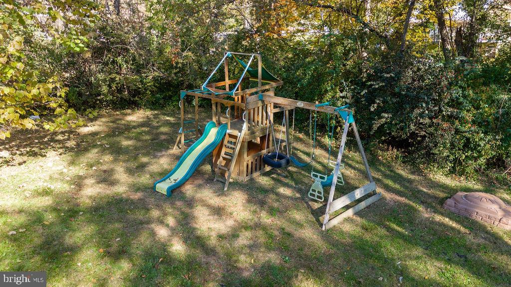 FAIRWAY HILLS - Residential