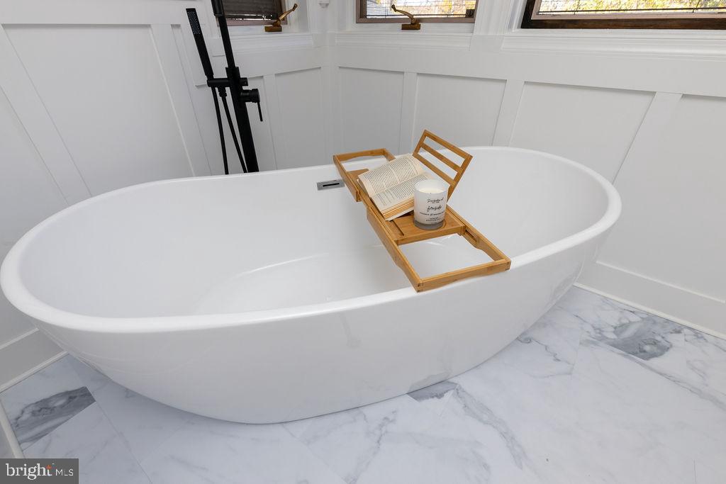 FAIRWAY HILLS - Residential