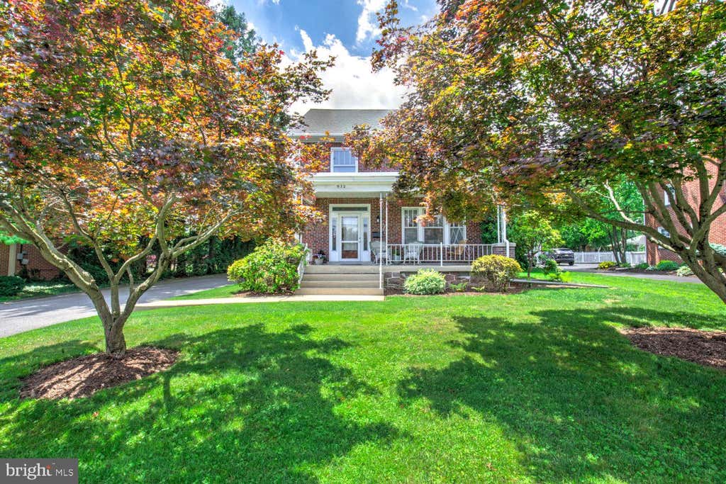 Photo of 972 W Main Street, EPHRATA, PA 17522 (MLS # PALA2090150)