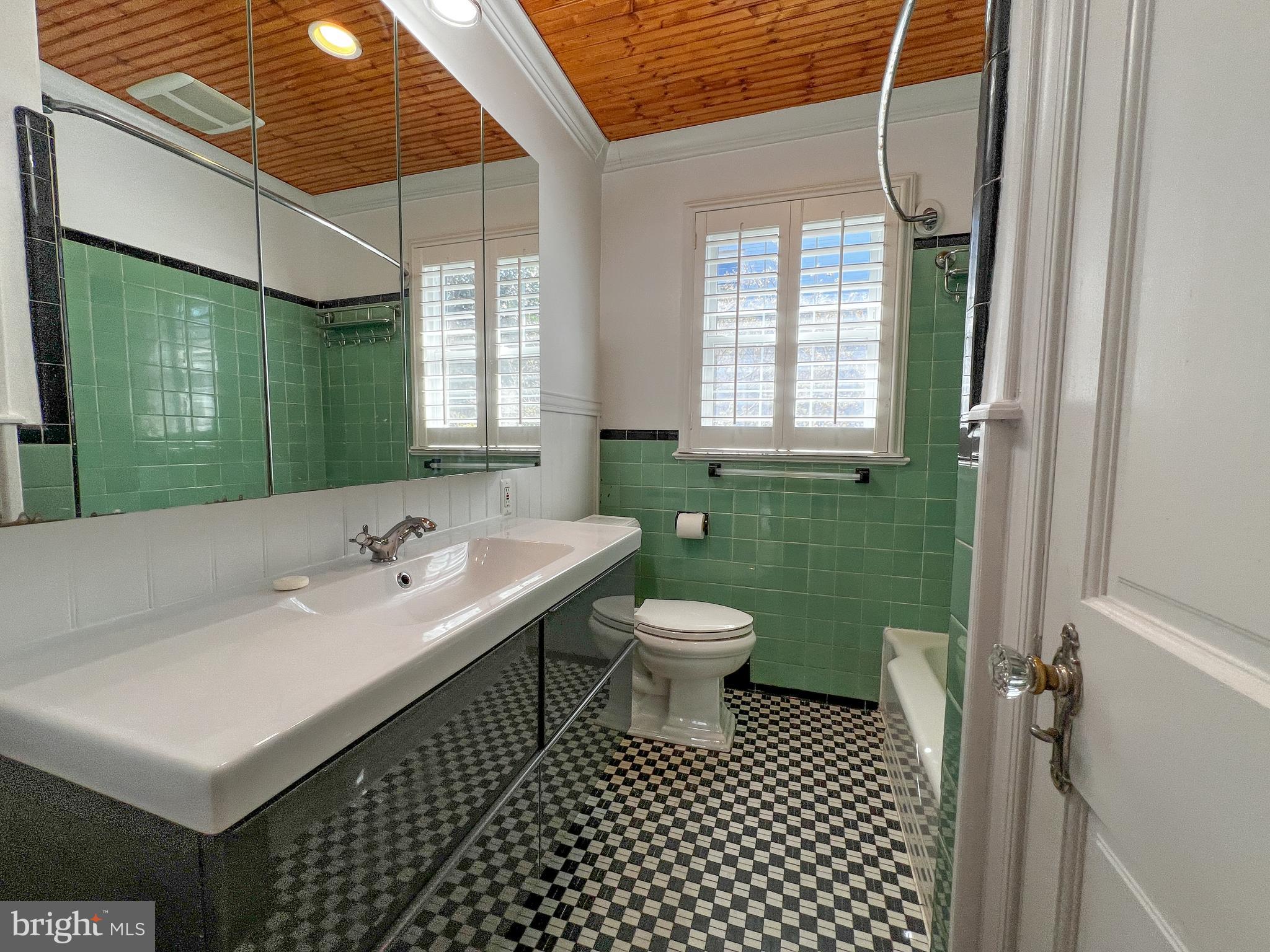 WOODMOOR - Residential Lease