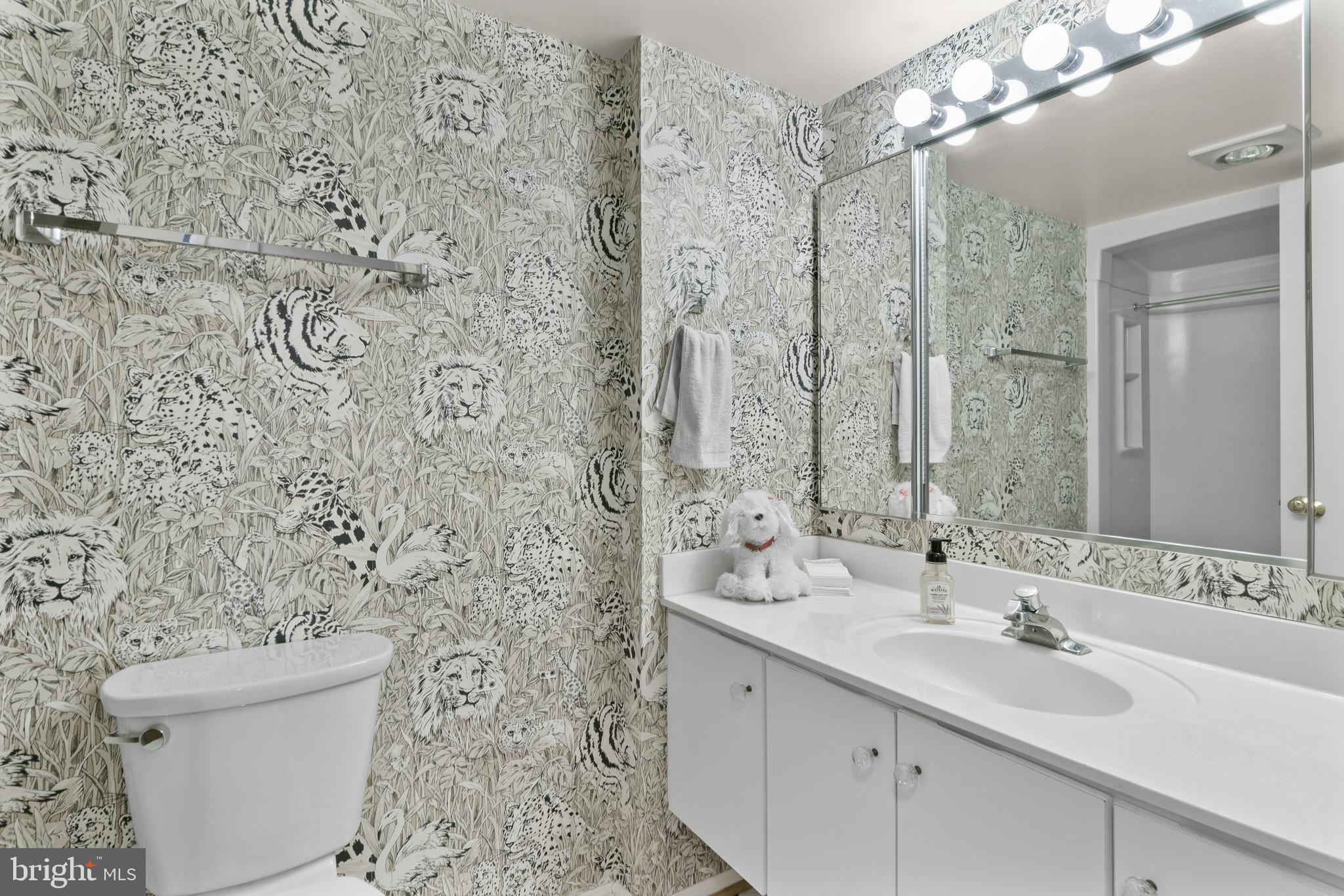 LEISURE WORLD - Residential