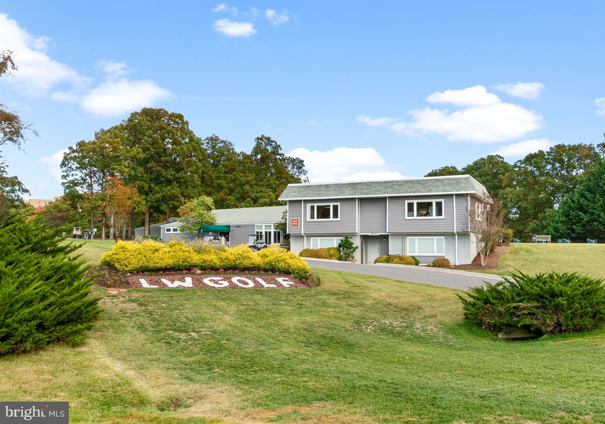 LEISURE WORLD - Residential