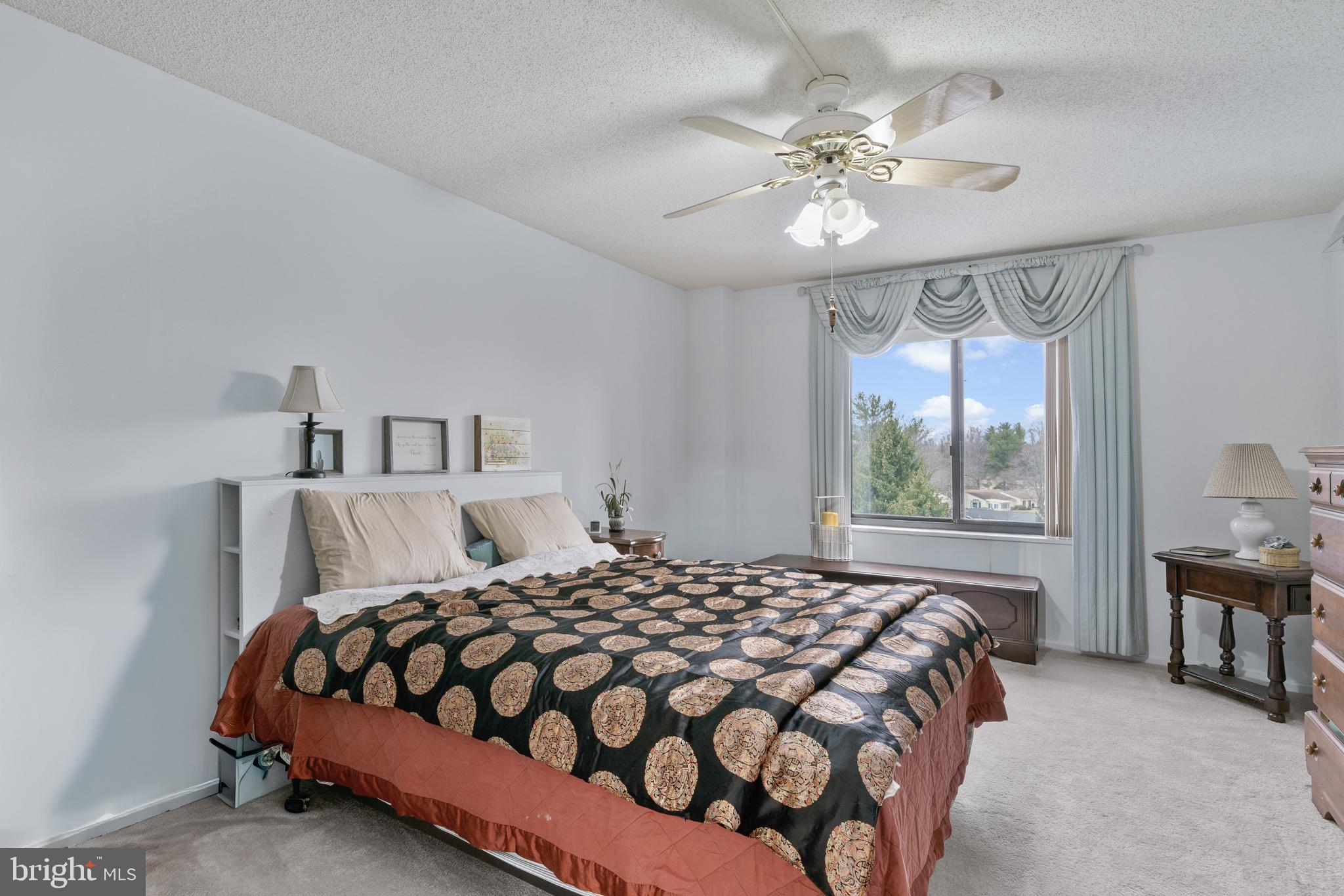 LEISURE WORLD - Residential