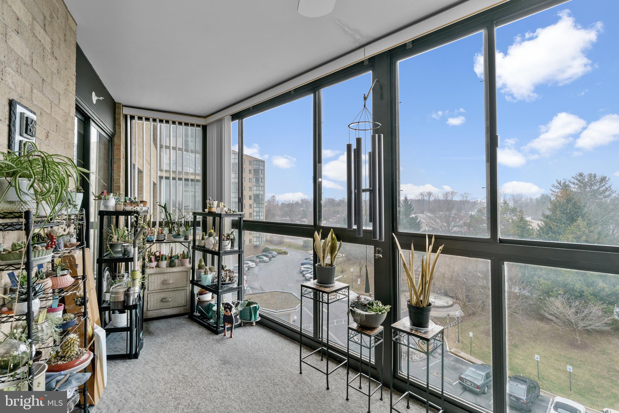 LEISURE WORLD - Residential