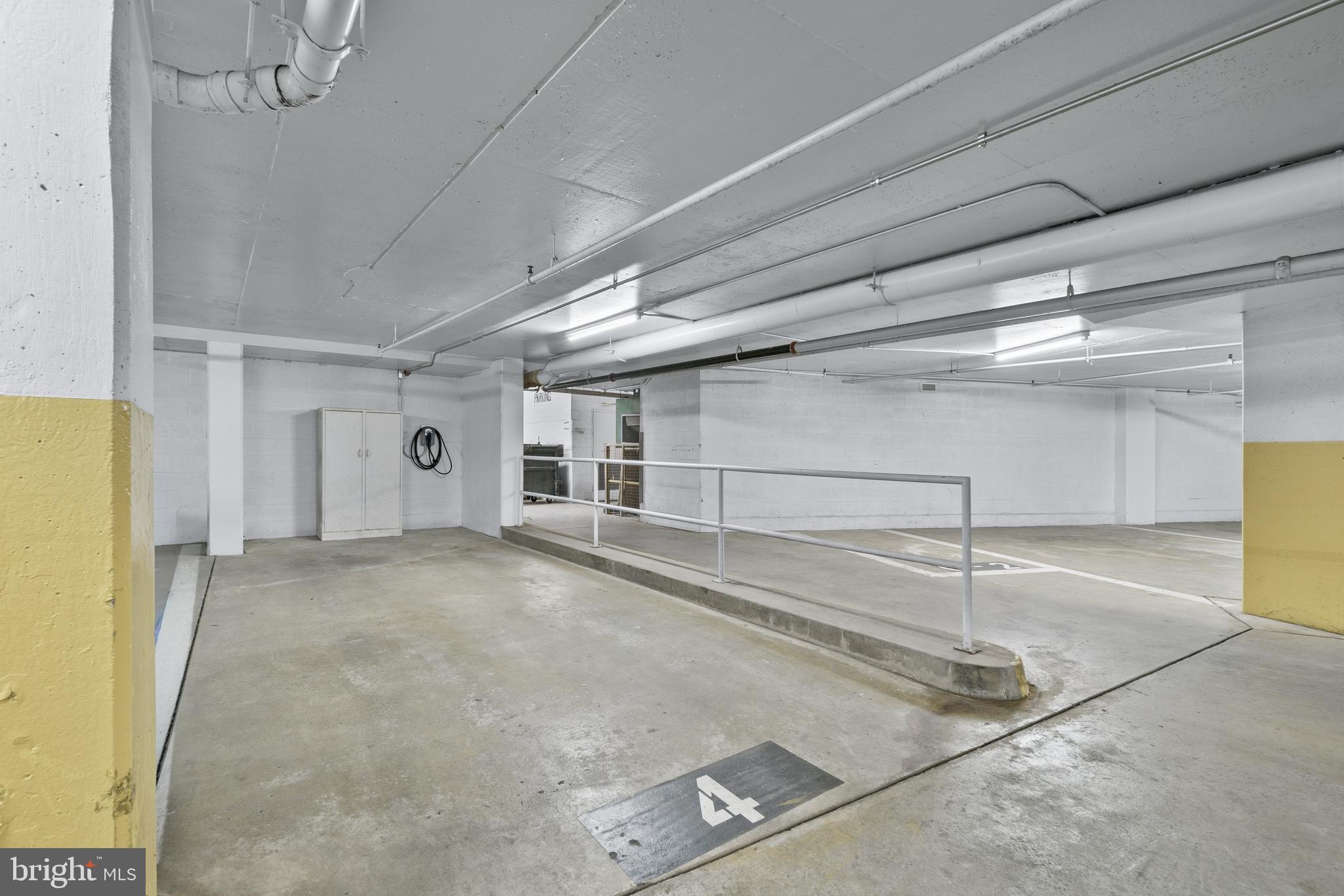 LEISURE WORLD - Residential