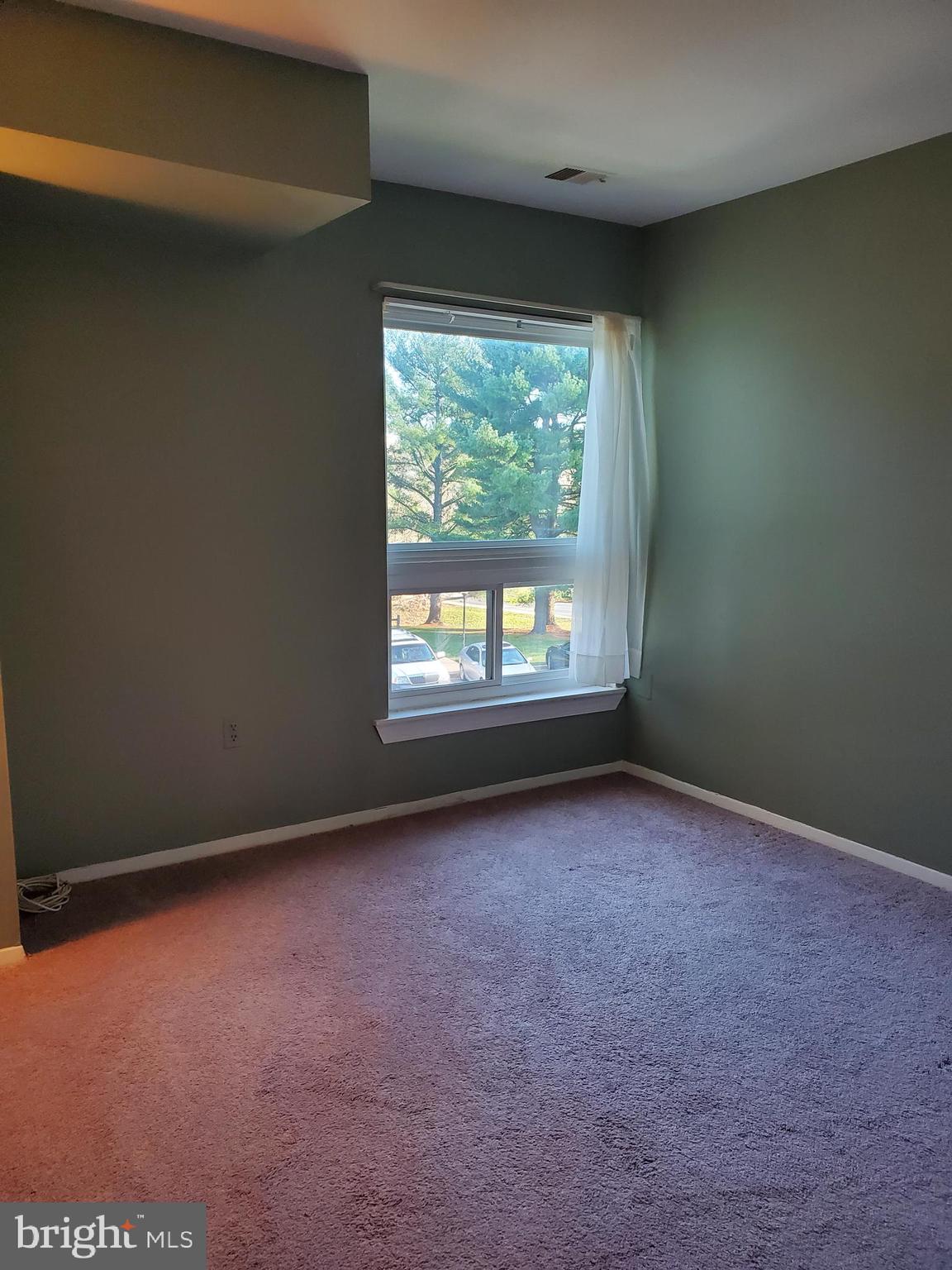 HYDE PARK - Residential Lease