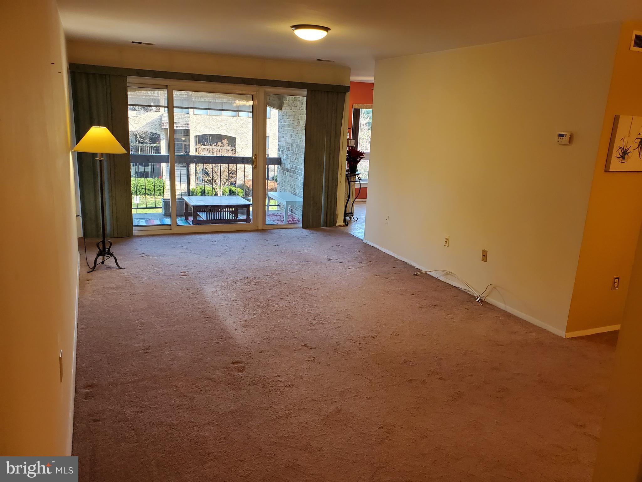 HYDE PARK - Residential Lease