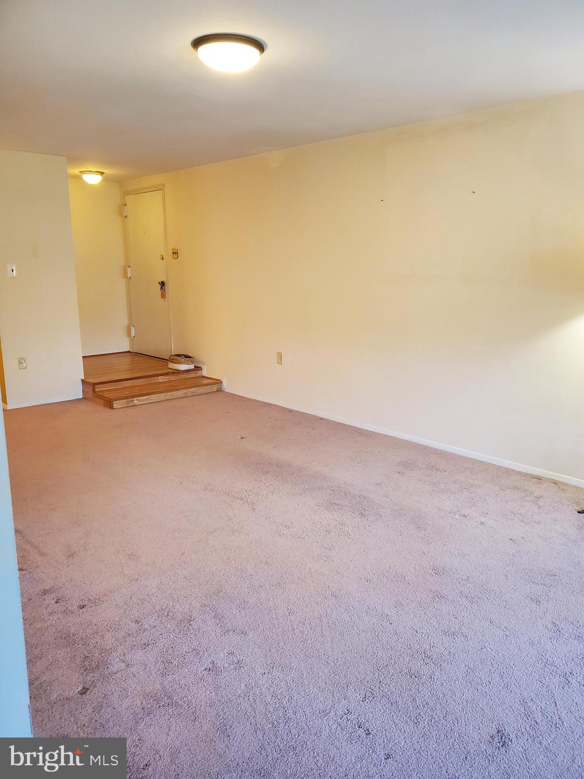 HYDE PARK - Residential Lease