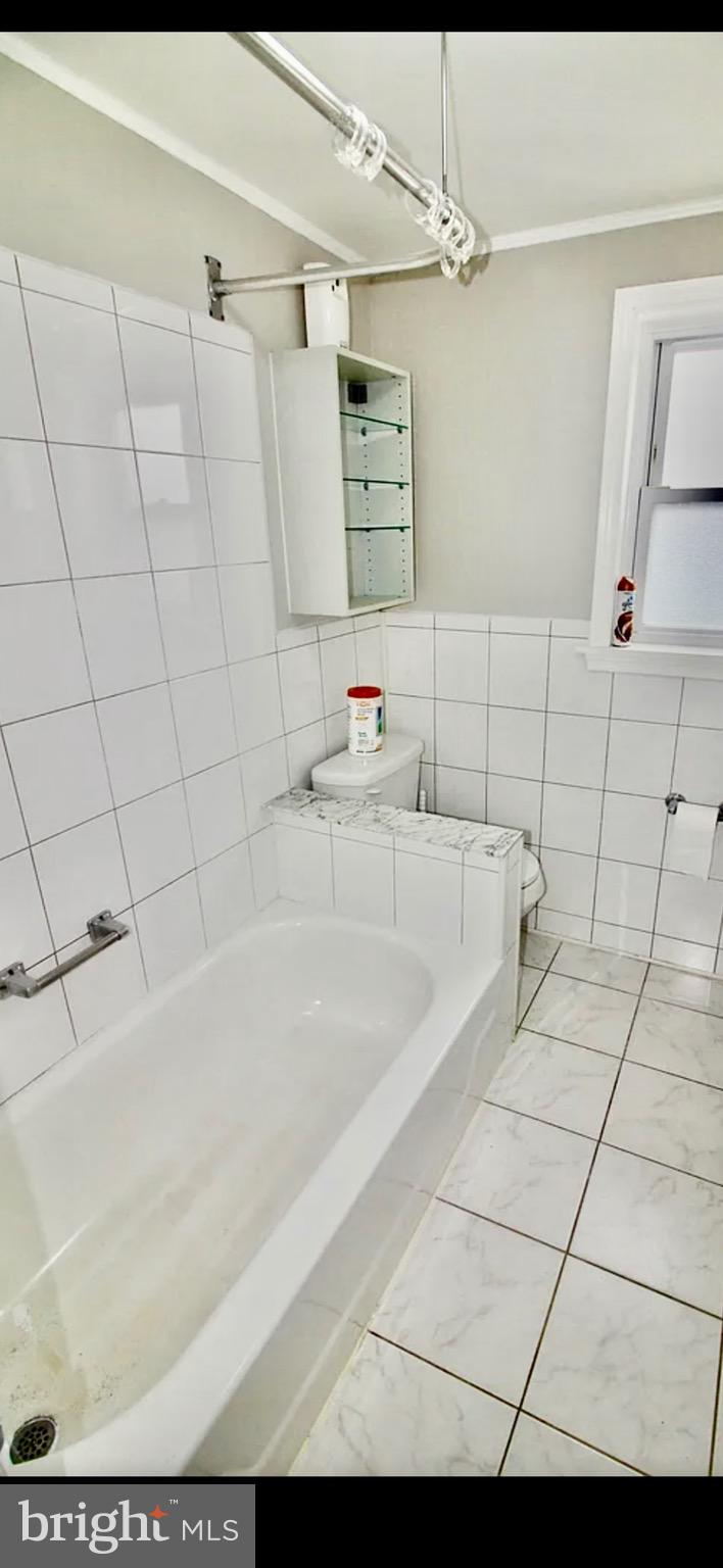 PORT RICHMOND - Residential Lease