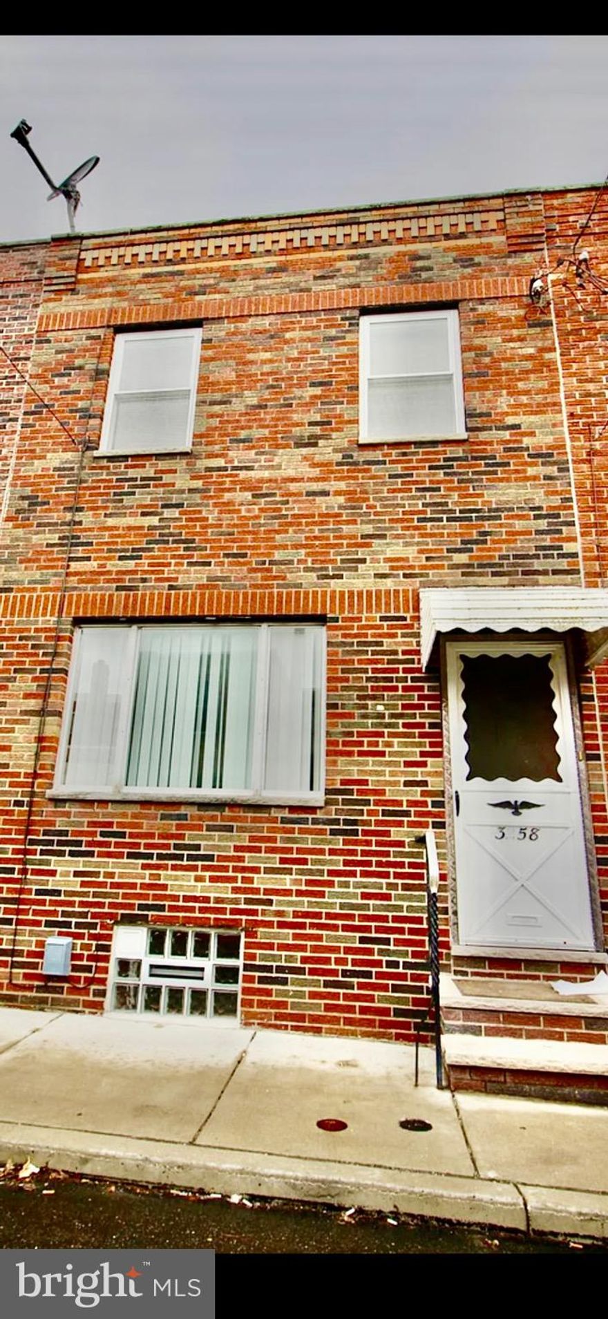 Clean 2 bedroom located on a quiet side street in the heart of Port Richmond.  House all new flooring, new kitchen w/ stainless appliances + granite tops.  New paint, lights + fixtures.  Full basement w/ washer + dryer + loads of storage.  Rear cement patio area off of the back of the kitchen storage room.    Located within walking distance to numerous cafes, restaurants, bars, SEPTA + transportation.