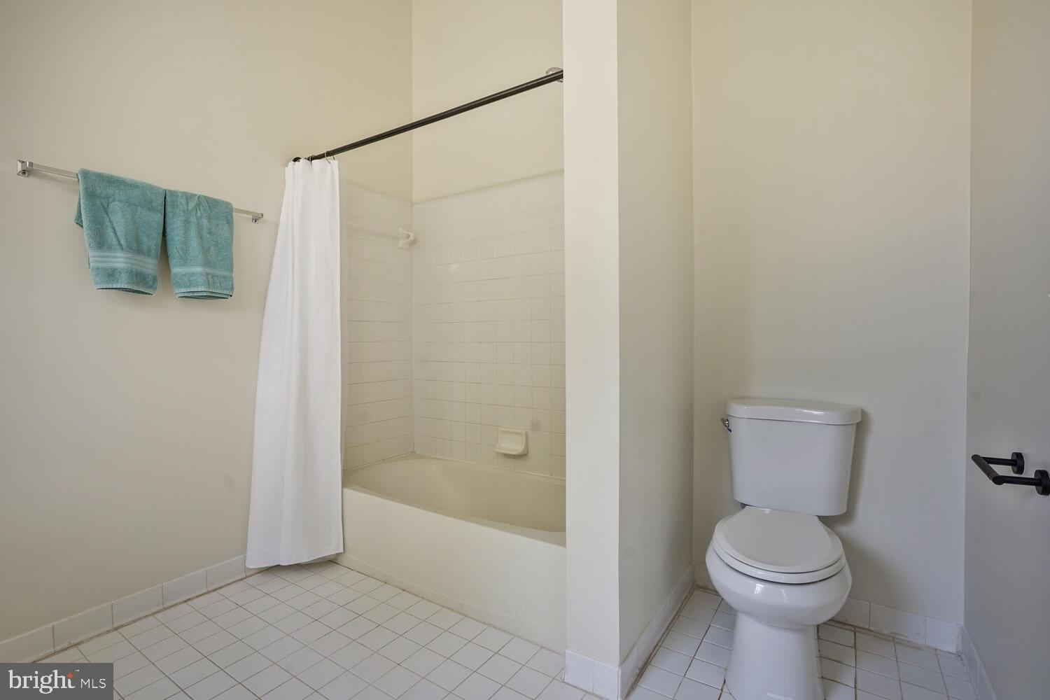 BLOOMS CROSSING - Residential