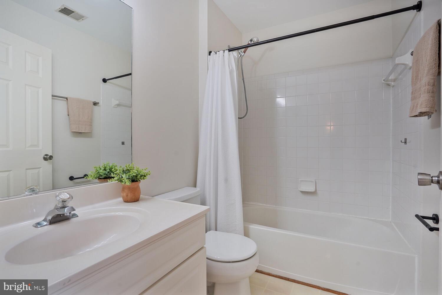 BLOOMS CROSSING - Residential