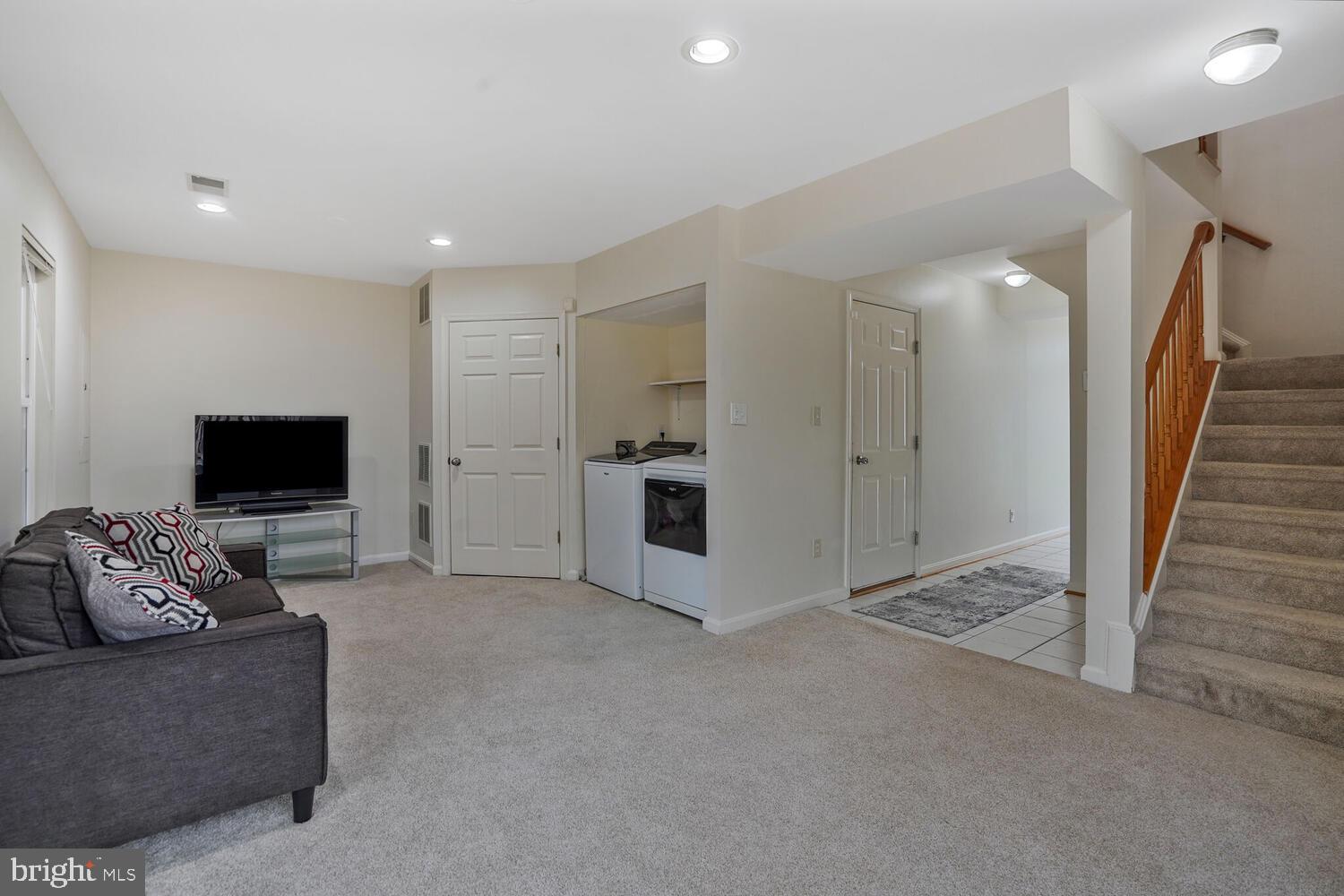 BLOOMS CROSSING - Residential