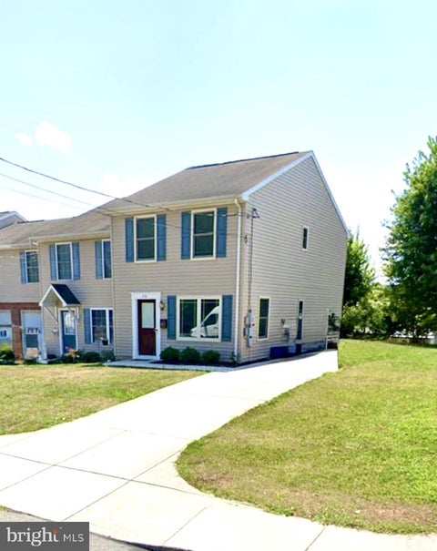 Townhouse For Sale - 250 H Street<br/> Cumberland County, CARLISLE, PA 17013