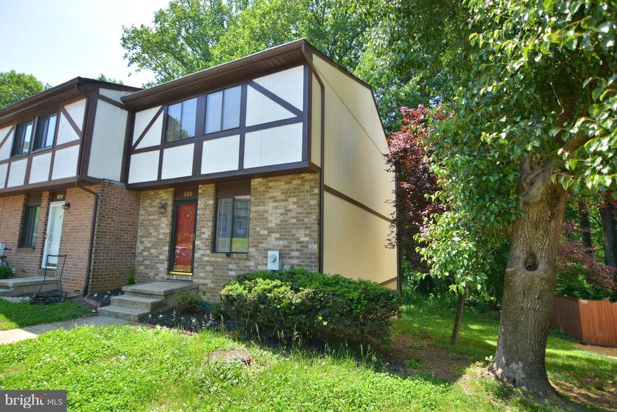 NICE 3 LEVEL TOWNHOME BACKING TO TREES**NEUTRAL FLOORING & FRESH PAINT THROUGHOUT**QUICK ACCESS TO MAJOR HIGHWAYS FOR EASY COMMUTE**NEARBY SHOPPING, RESTAURANTS, AND RECREATION**SEE IT TODAY!!