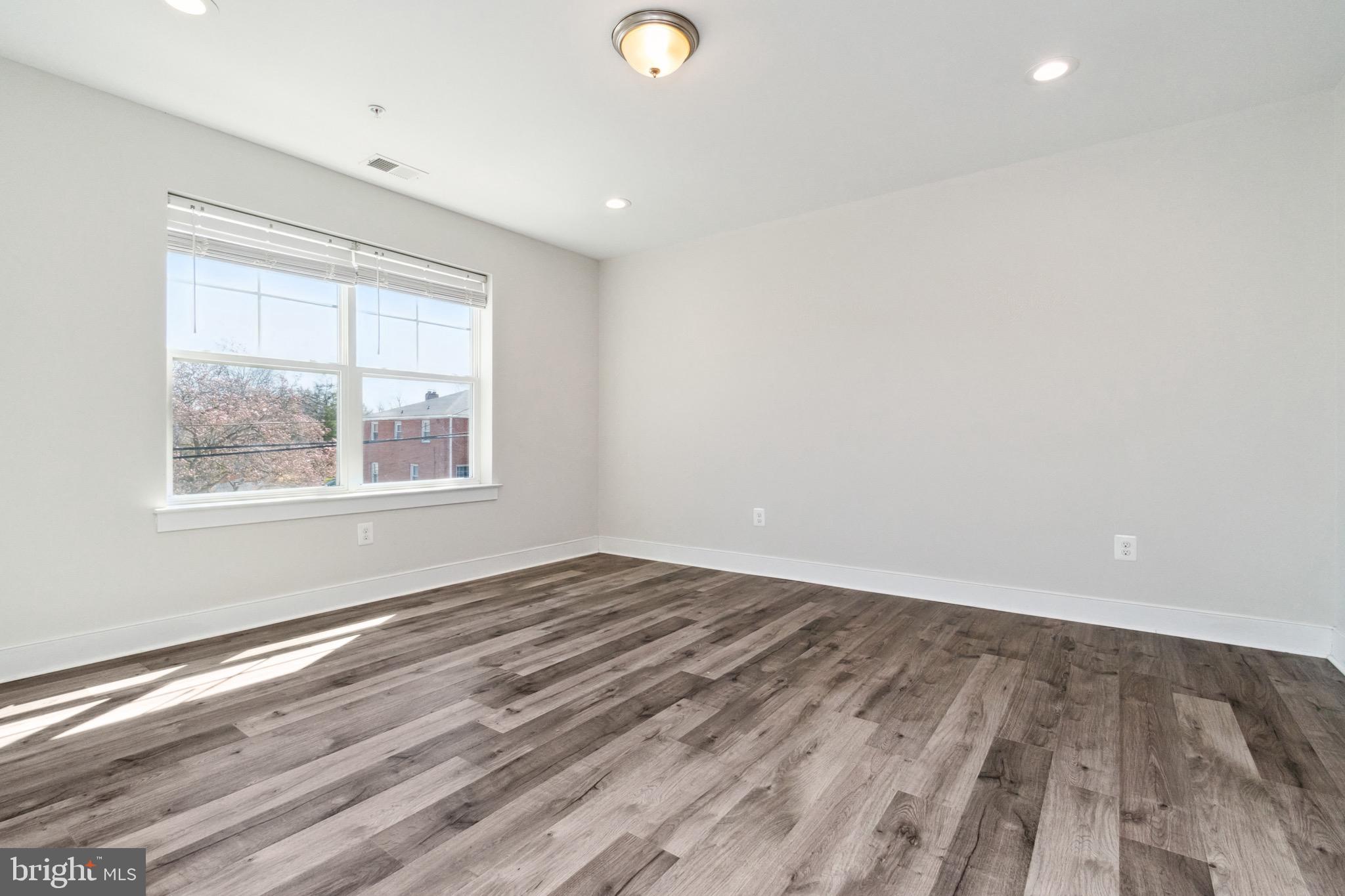 EDGEMERE/SPARROWS POINT - Residential