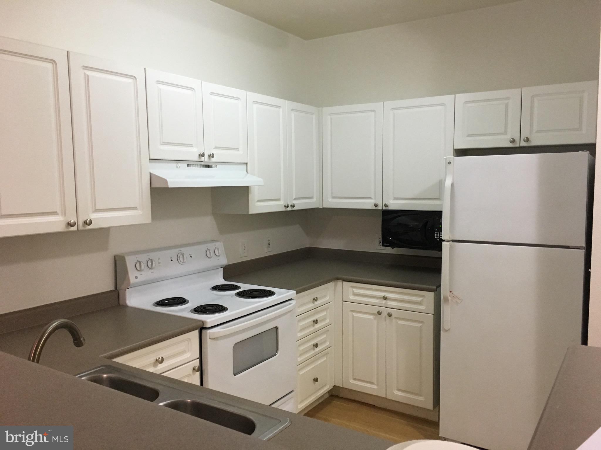 HIGH POINTE AT JEFFERSON PARK - Residential Lease