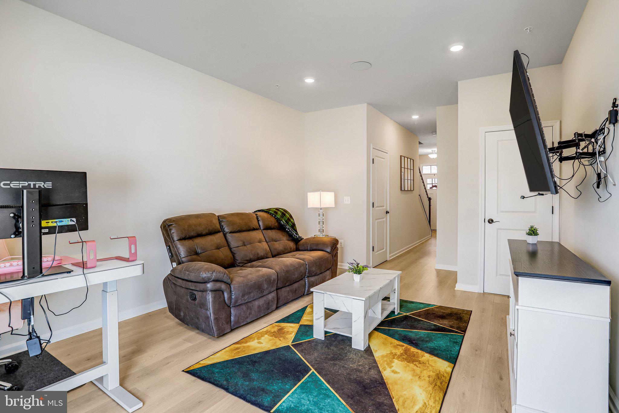 DAMASCUS VILLAGE - Residential