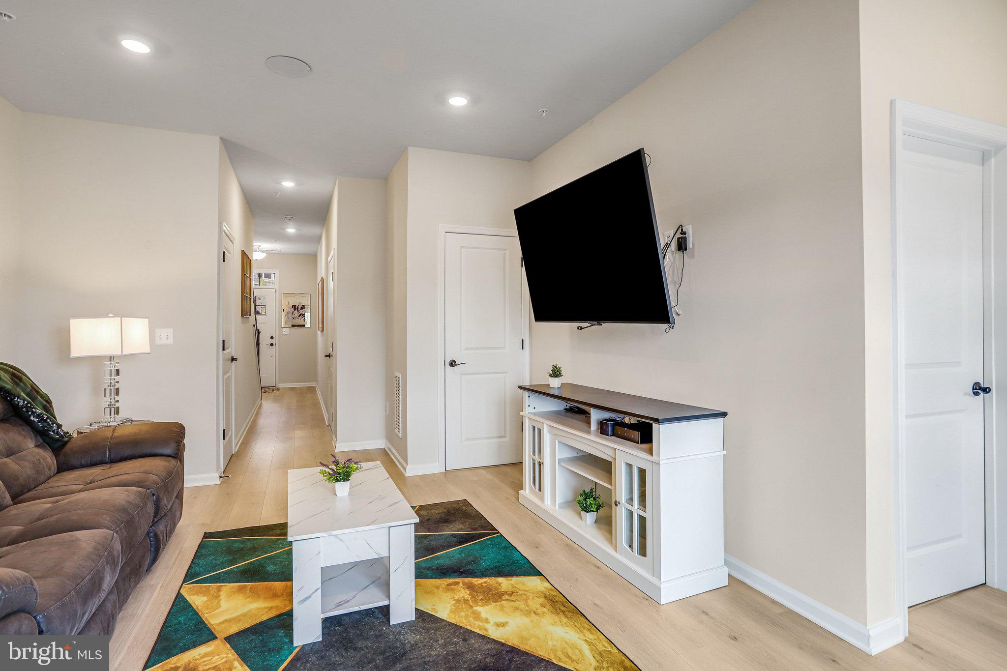 DAMASCUS VILLAGE - Residential