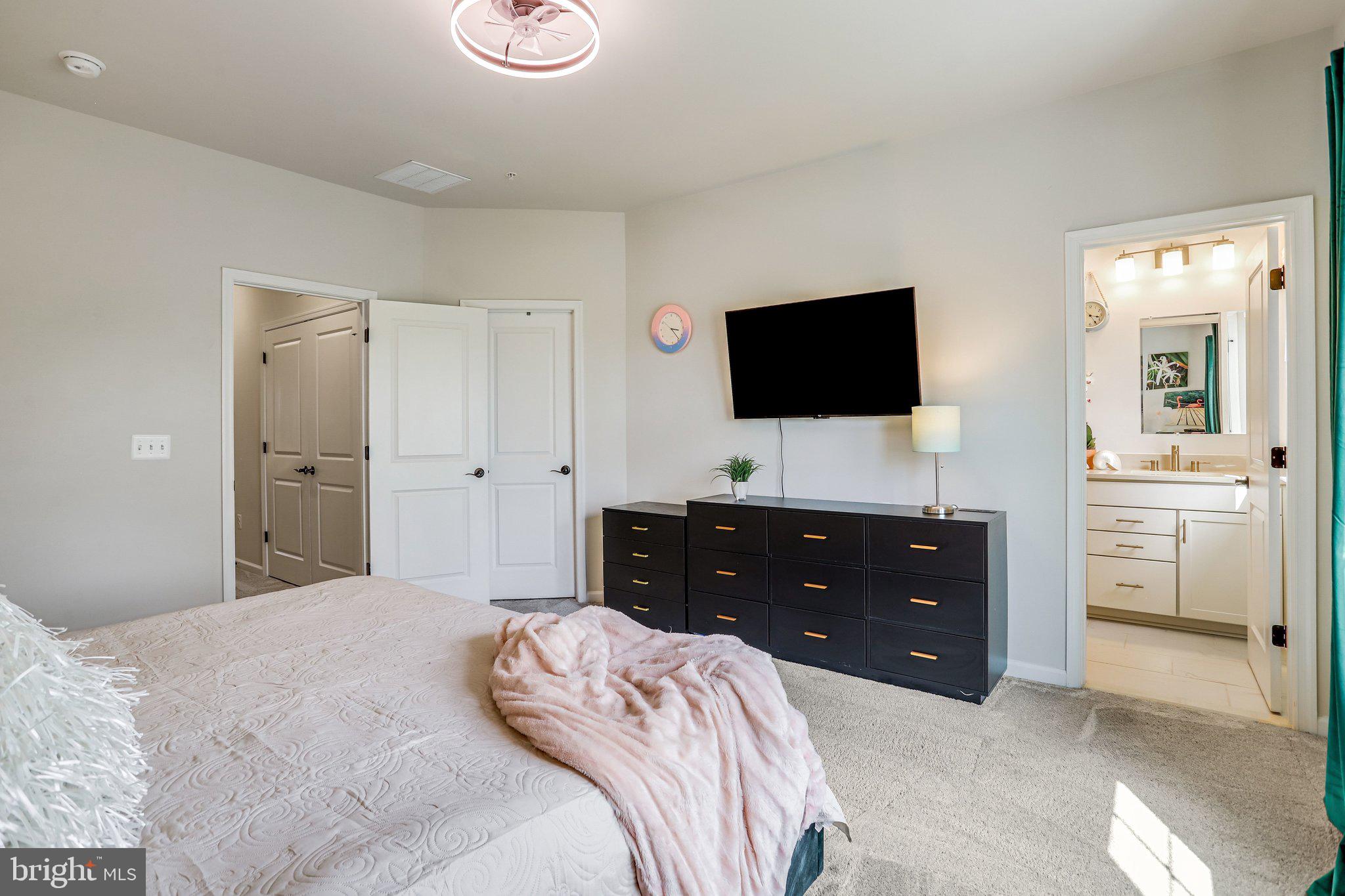 DAMASCUS VILLAGE - Residential