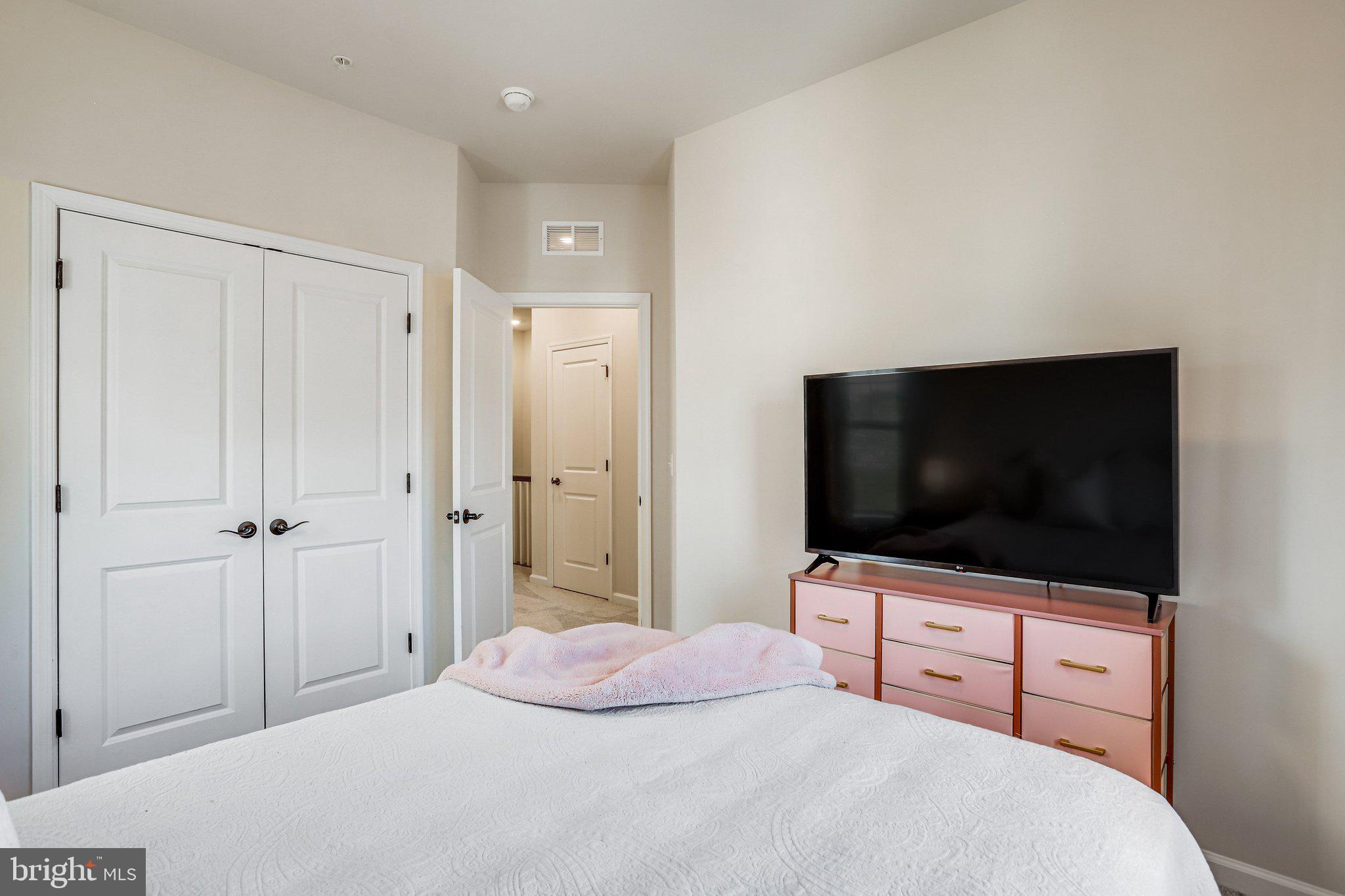 DAMASCUS VILLAGE - Residential