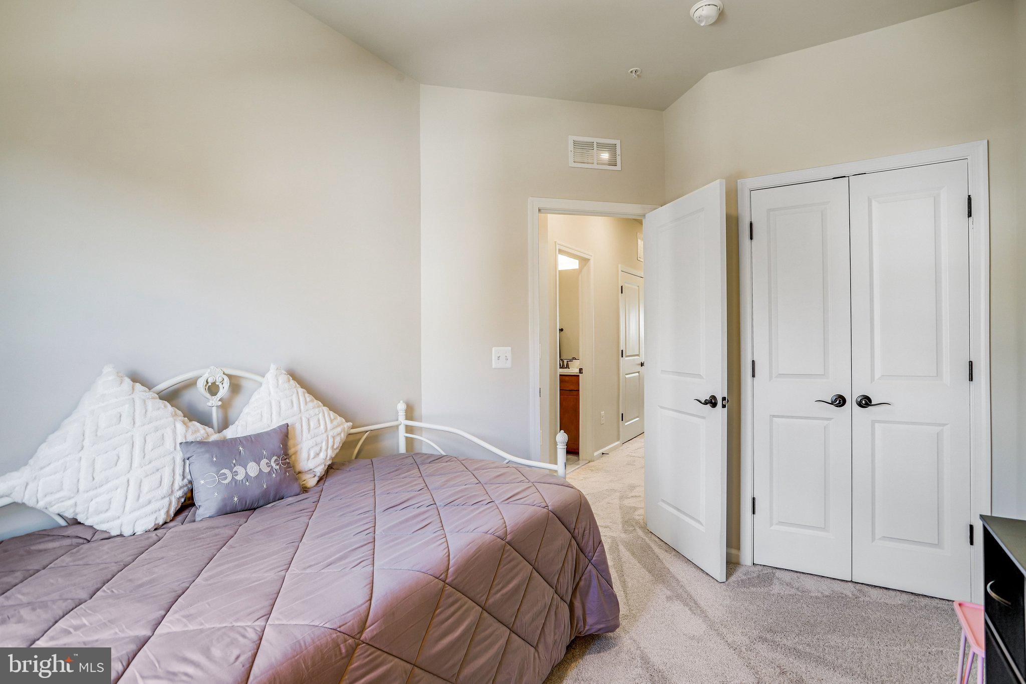 DAMASCUS VILLAGE - Residential