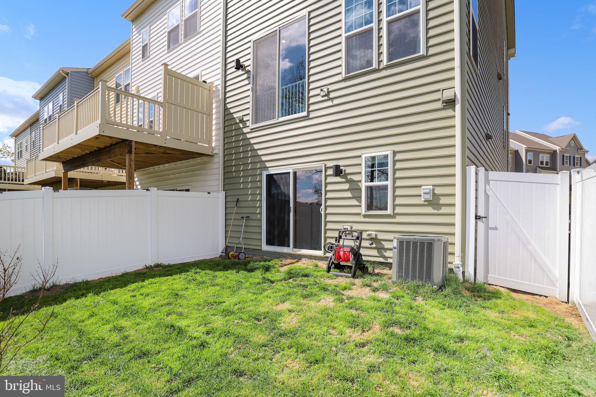 DAMASCUS VILLAGE - Residential