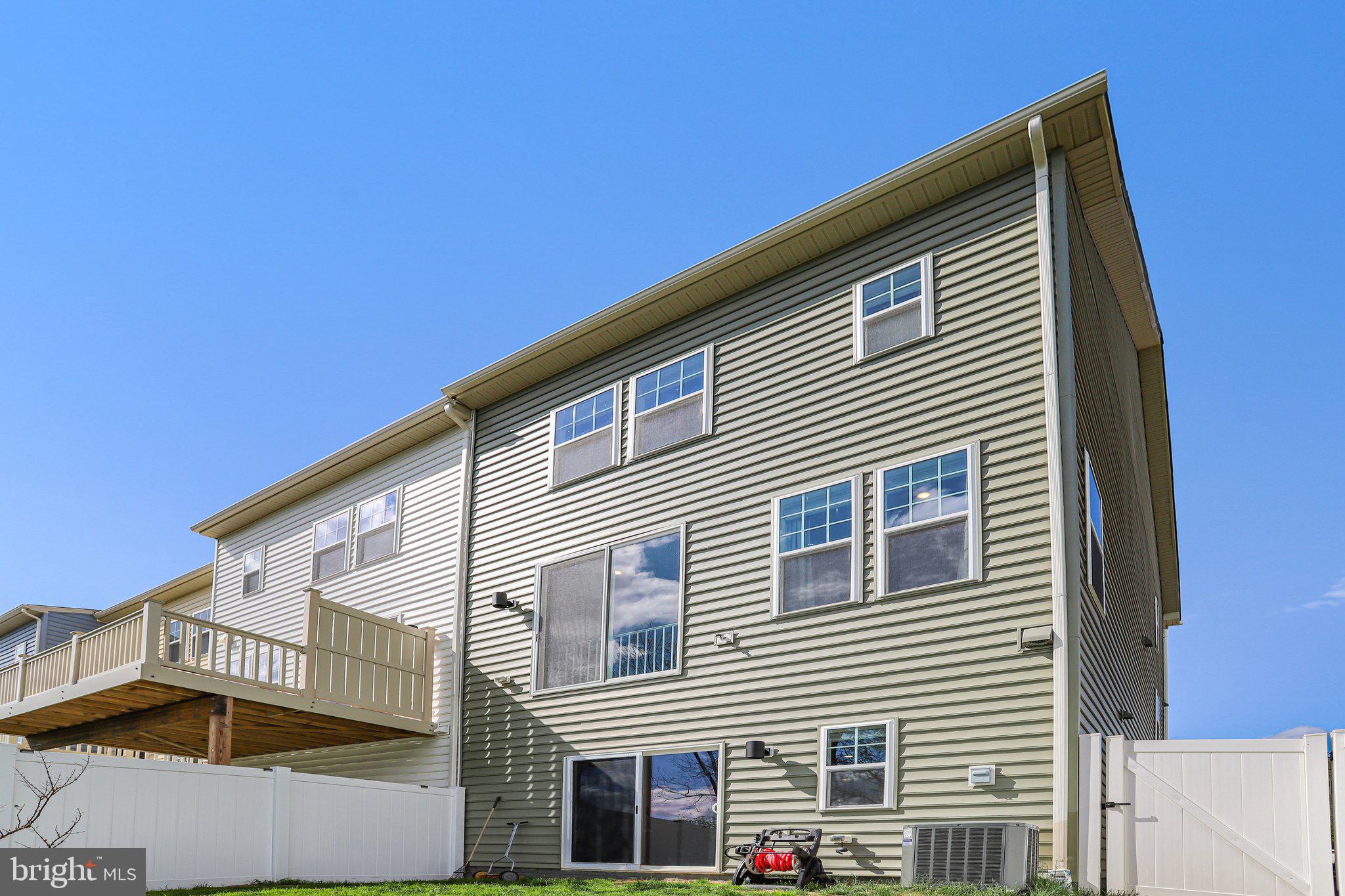 DAMASCUS VILLAGE - Residential