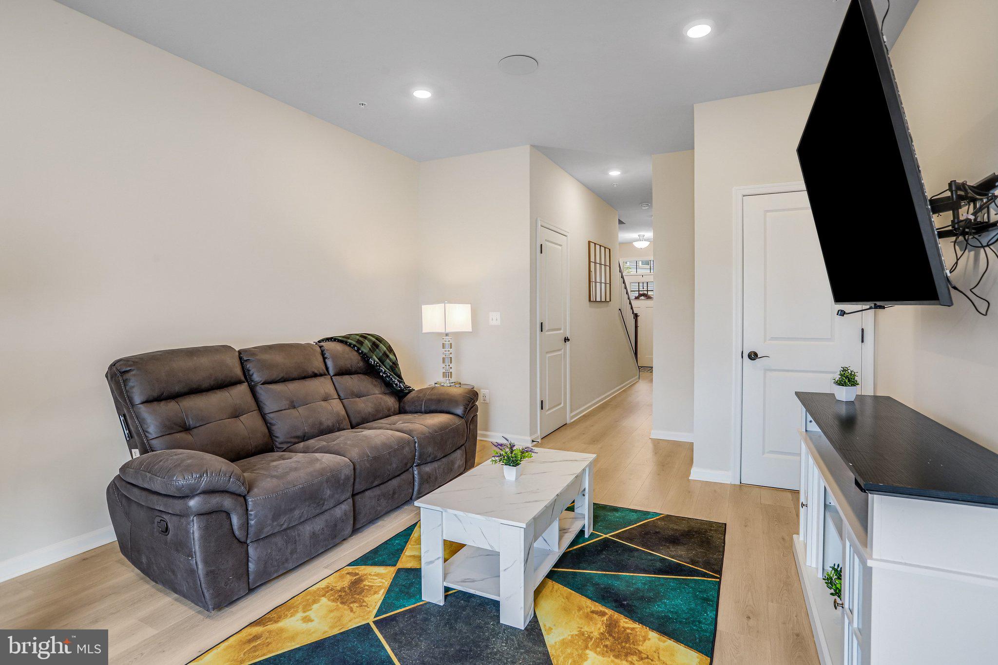 DAMASCUS VILLAGE - Residential