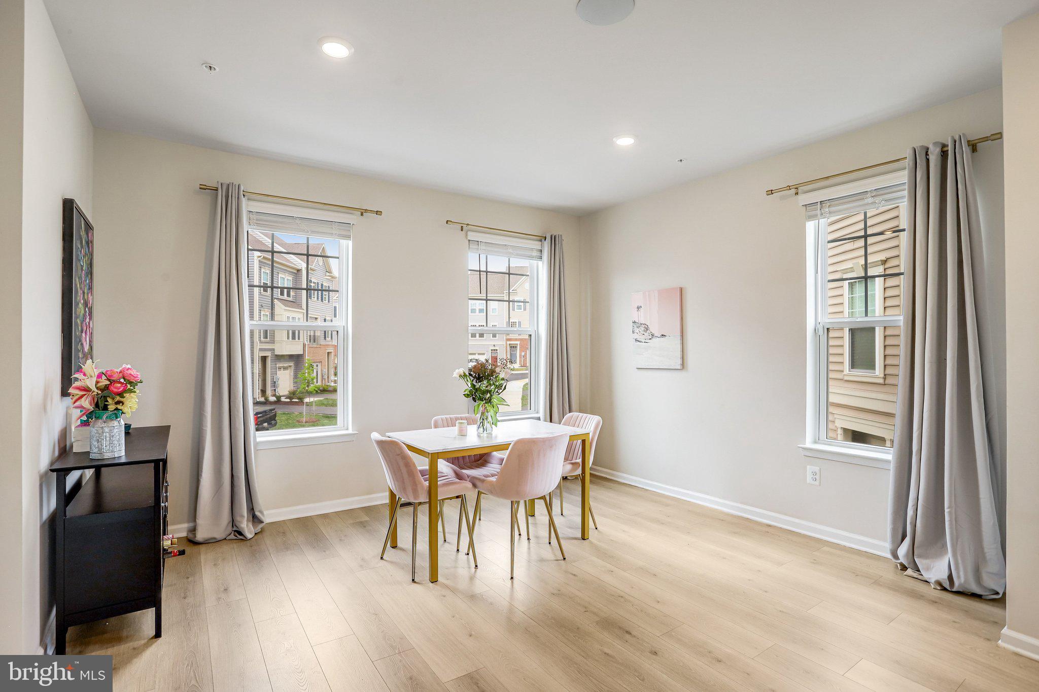 DAMASCUS VILLAGE - Residential