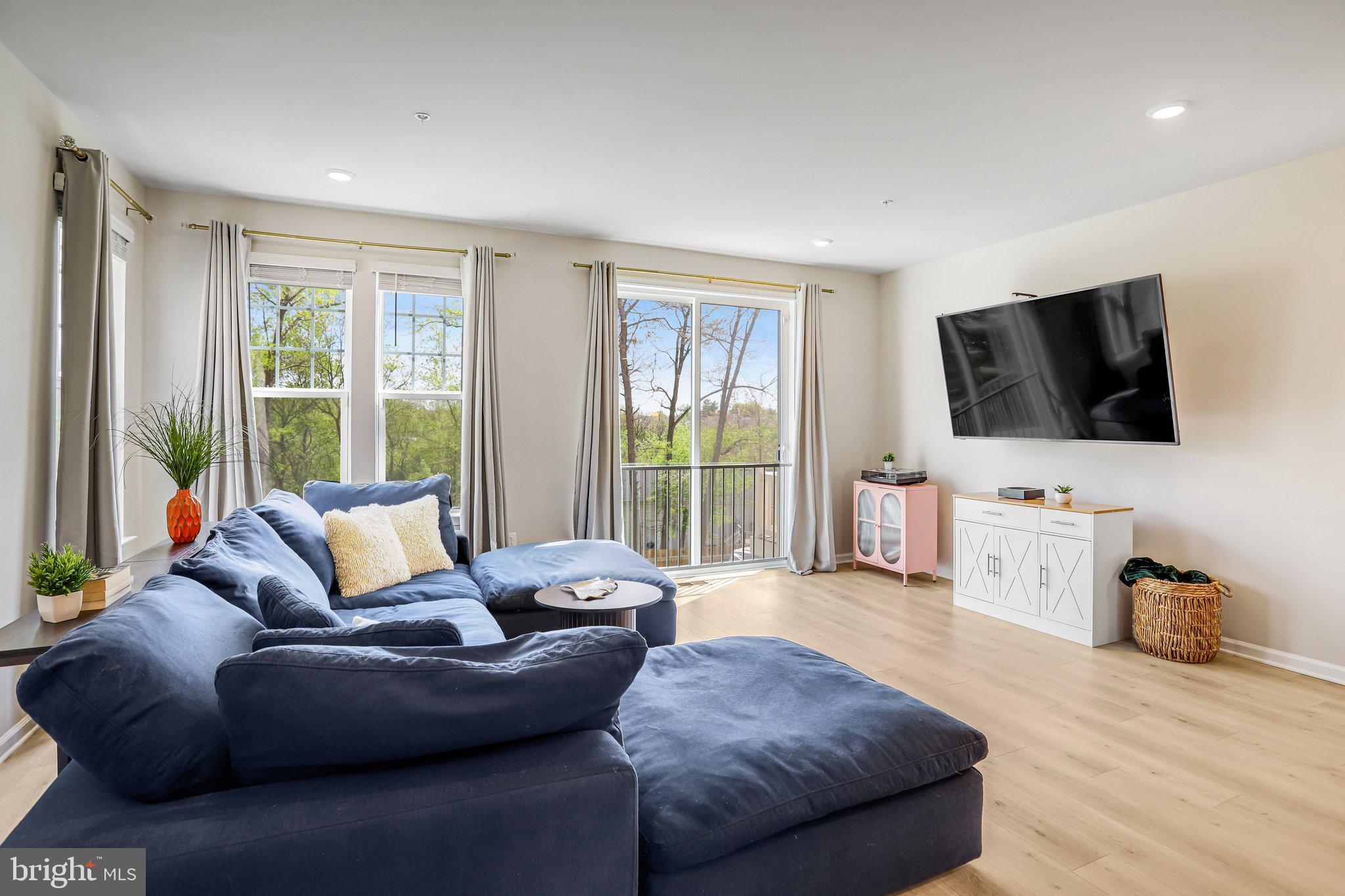 DAMASCUS VILLAGE - Residential