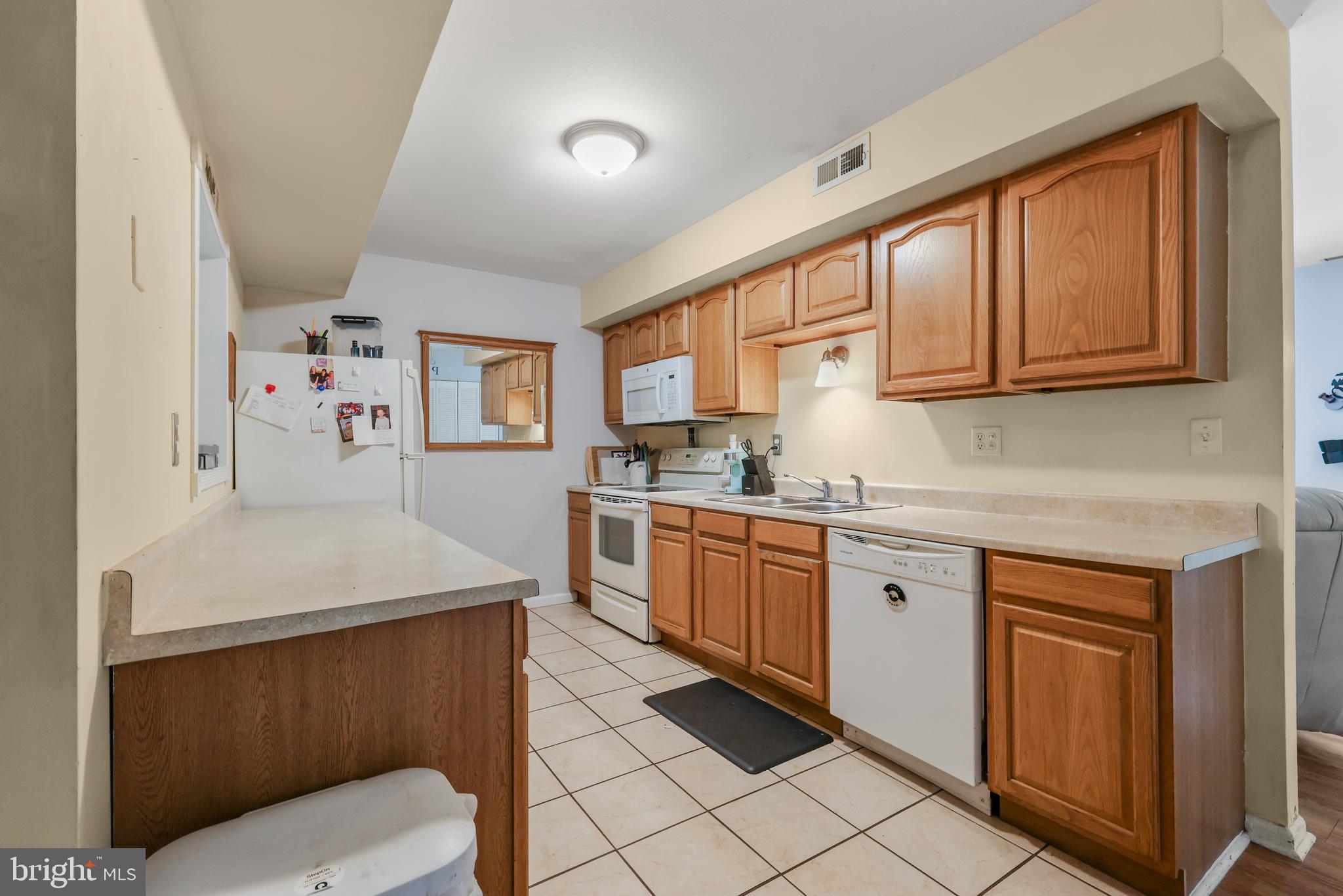 STONEGATE VILLAGE - Residential