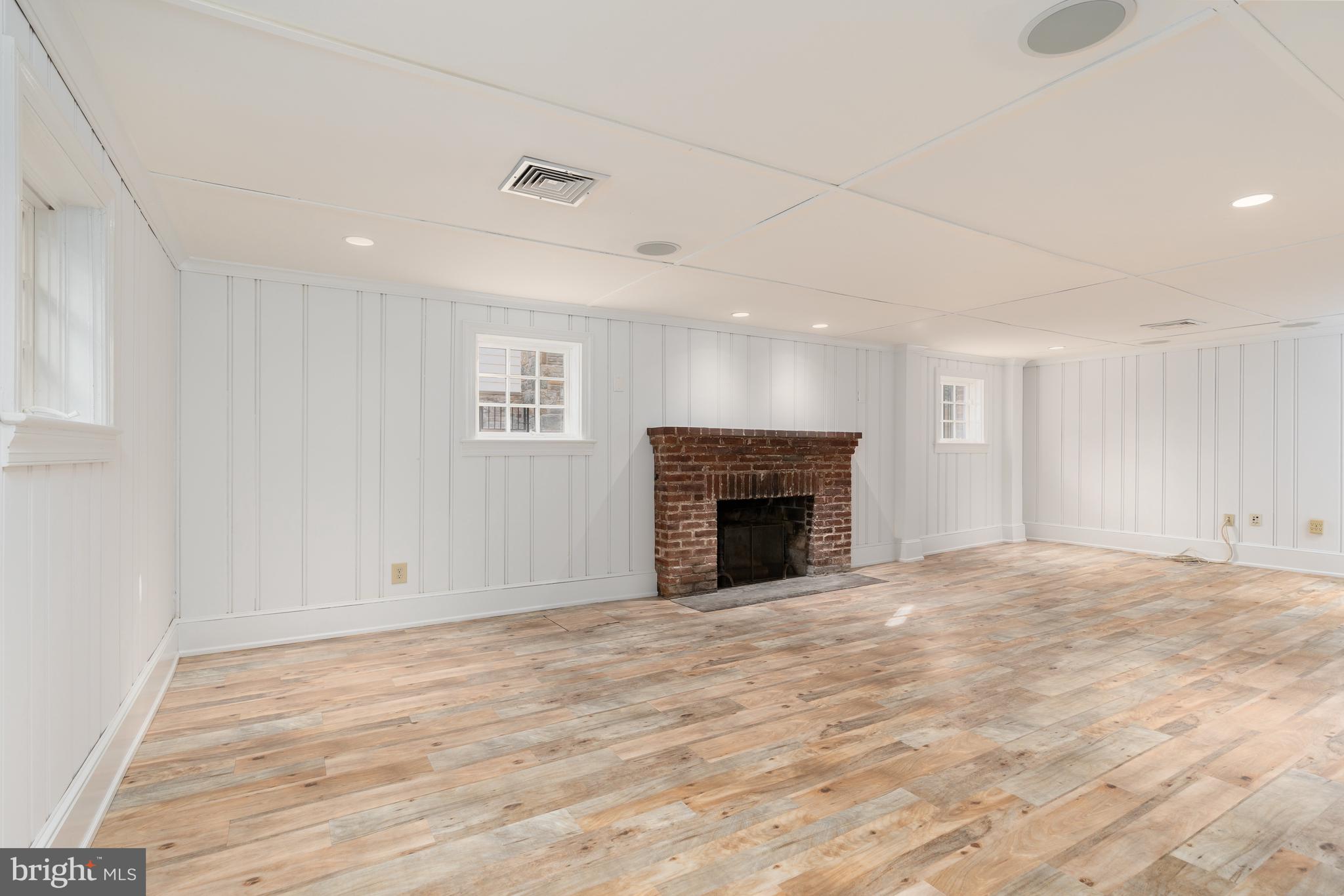NORTH CLEVELAND PARK - Residential