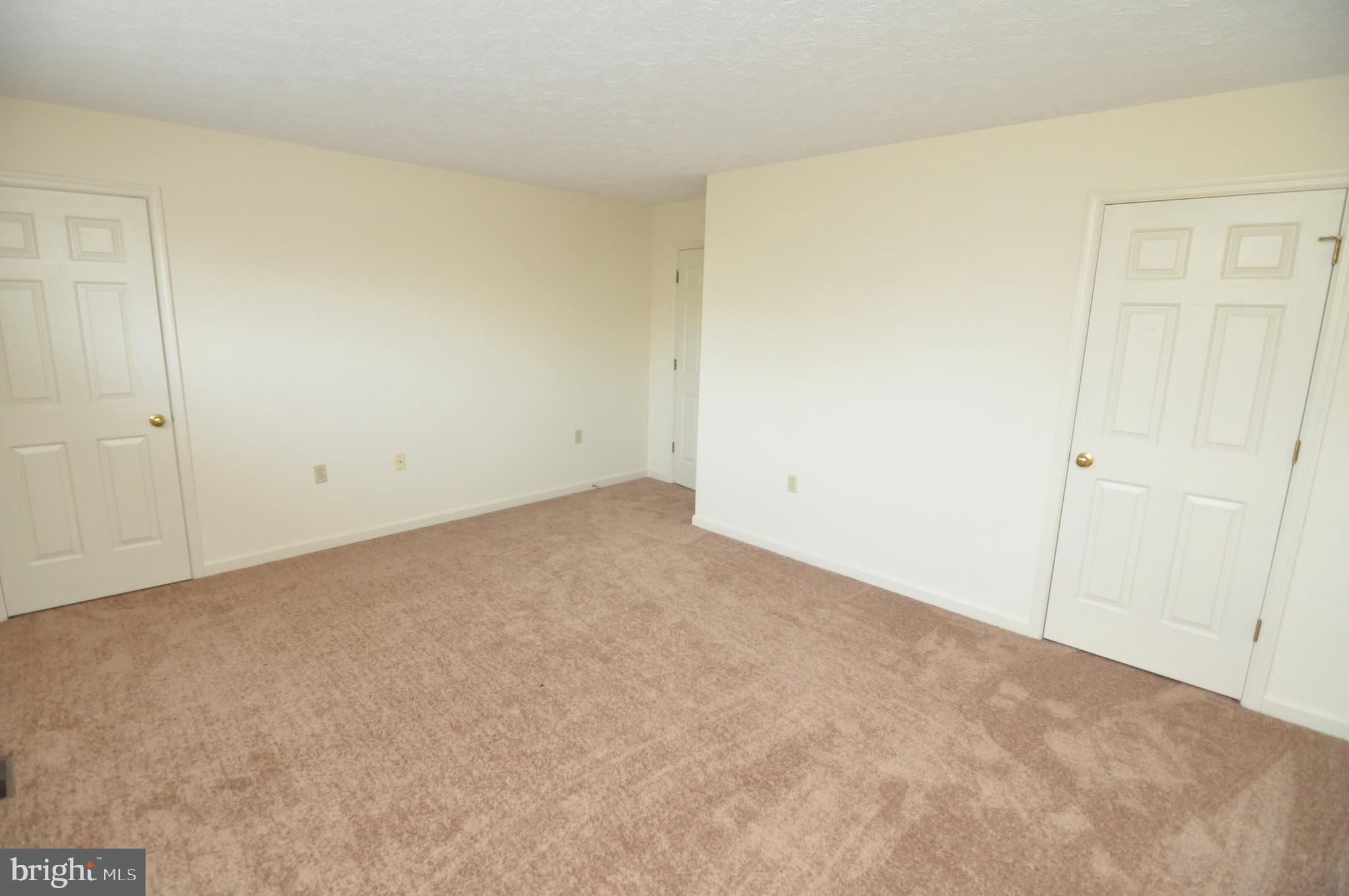 HUNTINGTON MEADOWS - Residential Lease