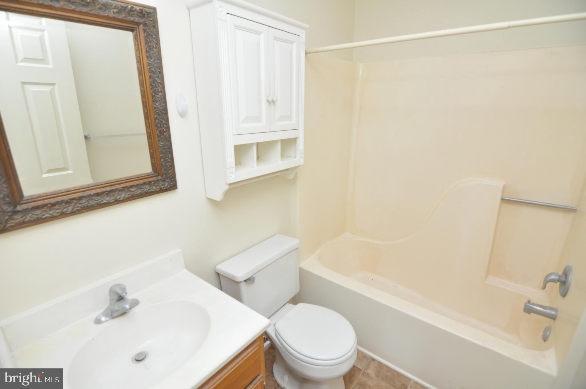 HUNTINGTON MEADOWS - Residential Lease