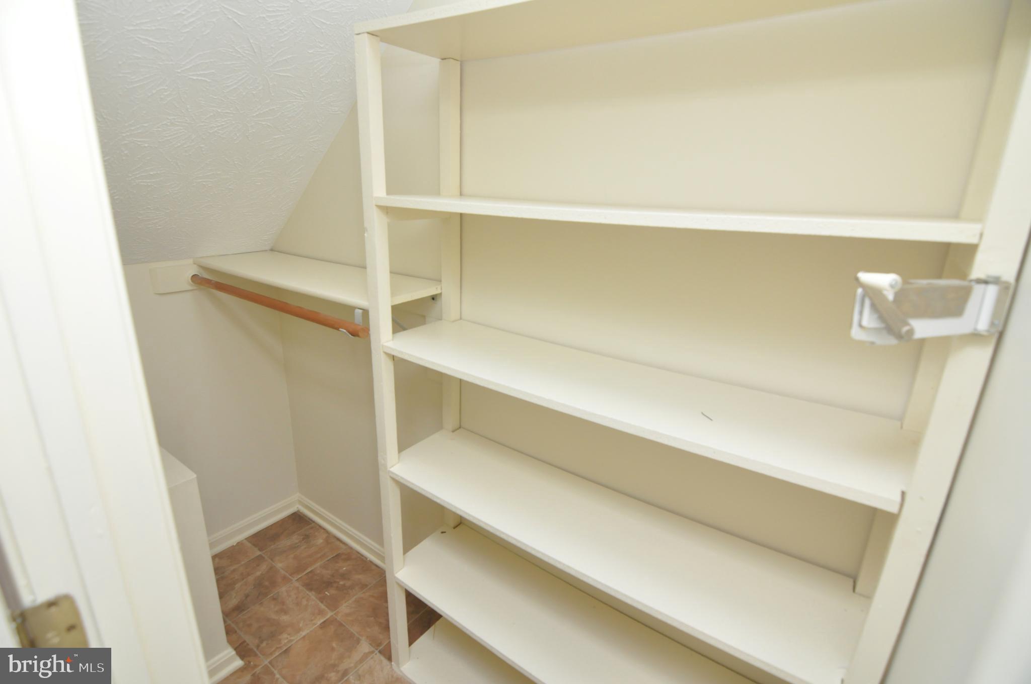 HUNTINGTON MEADOWS - Residential Lease