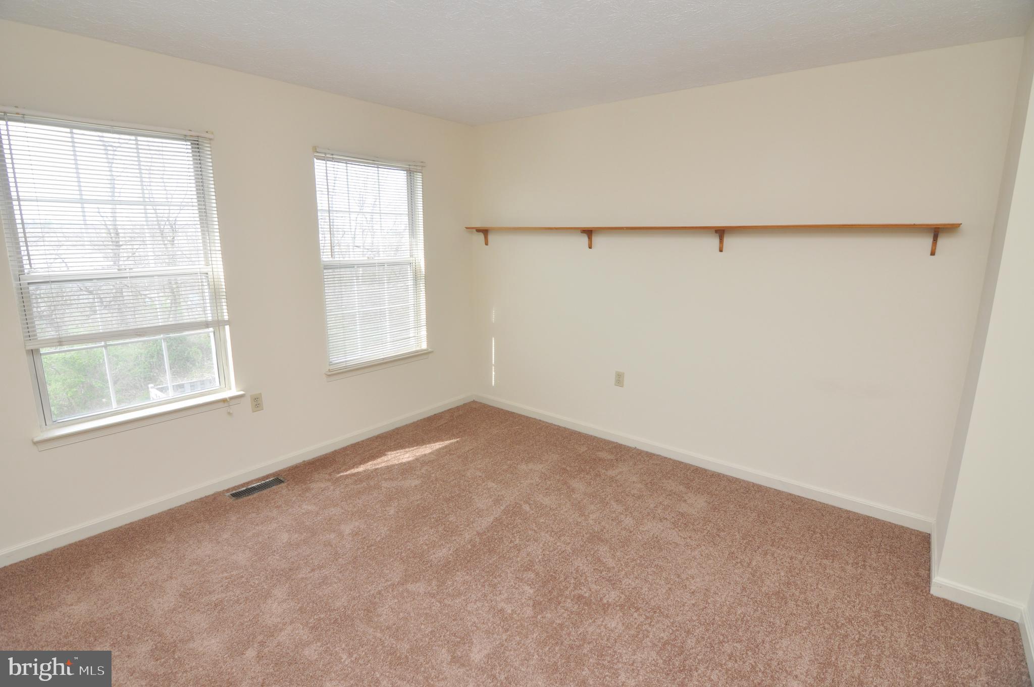 HUNTINGTON MEADOWS - Residential Lease